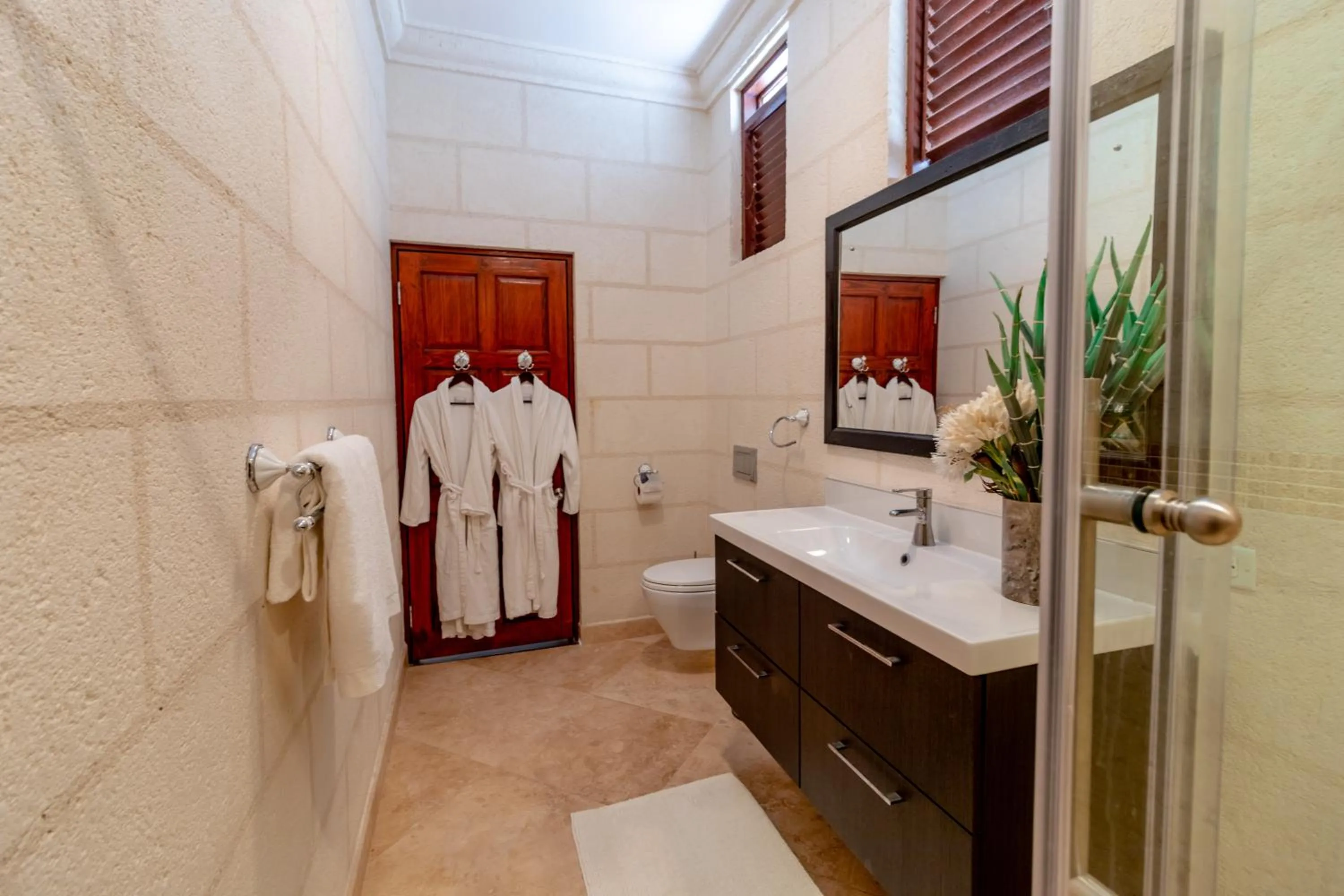 Shower in Sweetfield Manor