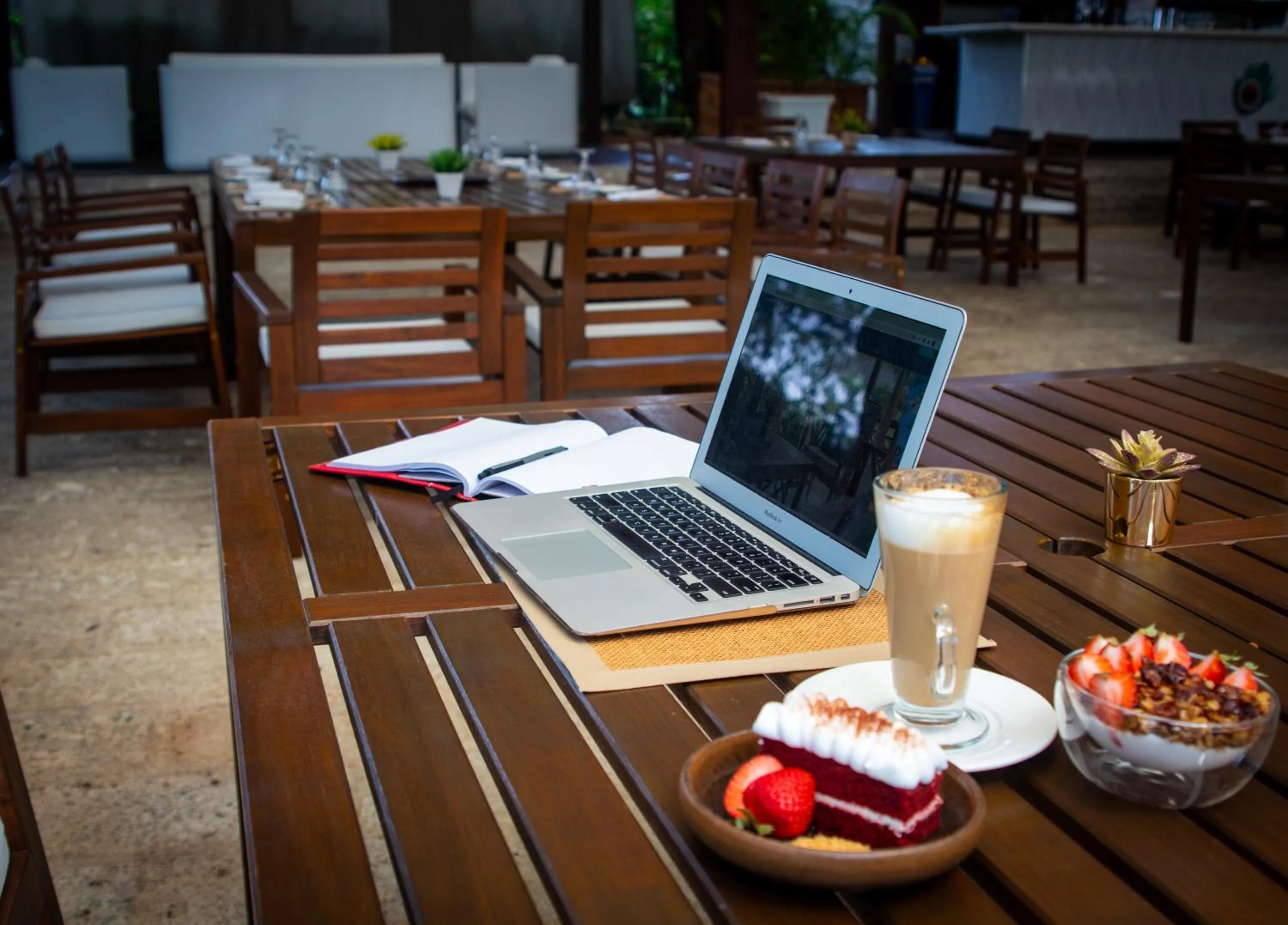 Lounge or bar in Sweetfield Manor