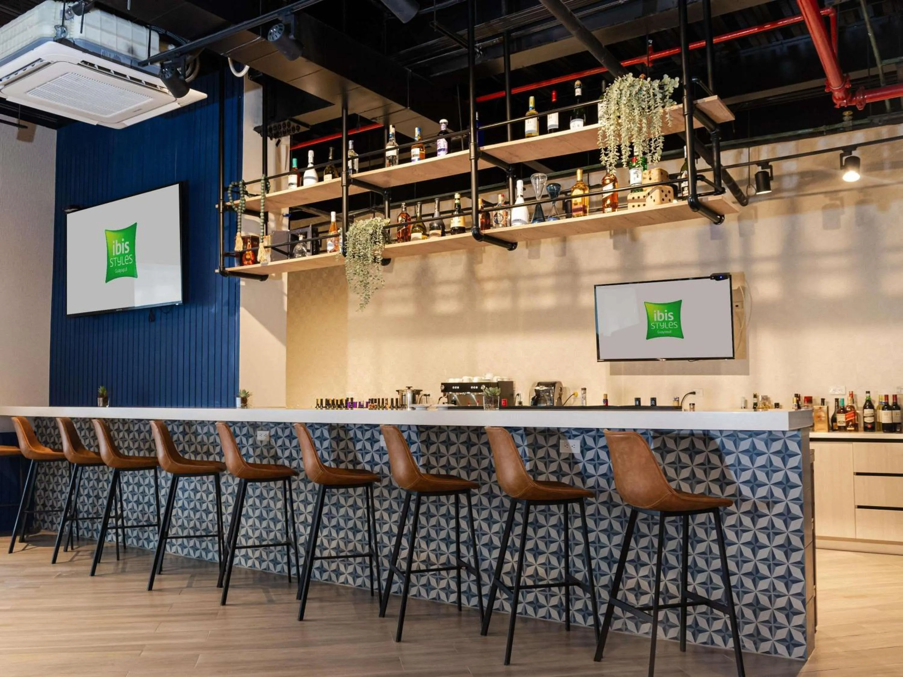 Lounge or bar in Ibis Styles El Malecon Guayaquil