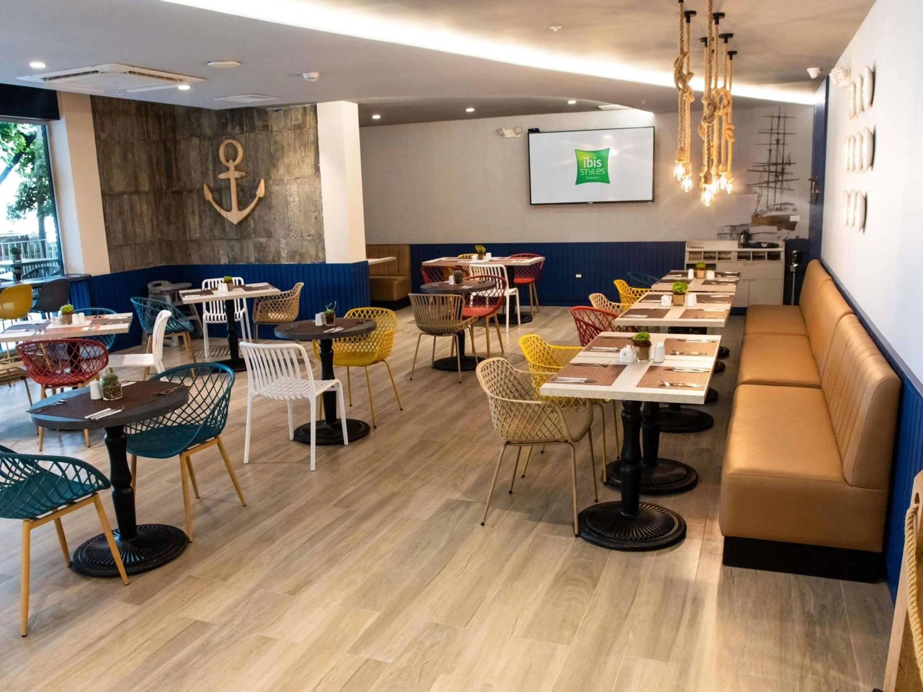Restaurant/places to eat in Ibis Styles El Malecon Guayaquil