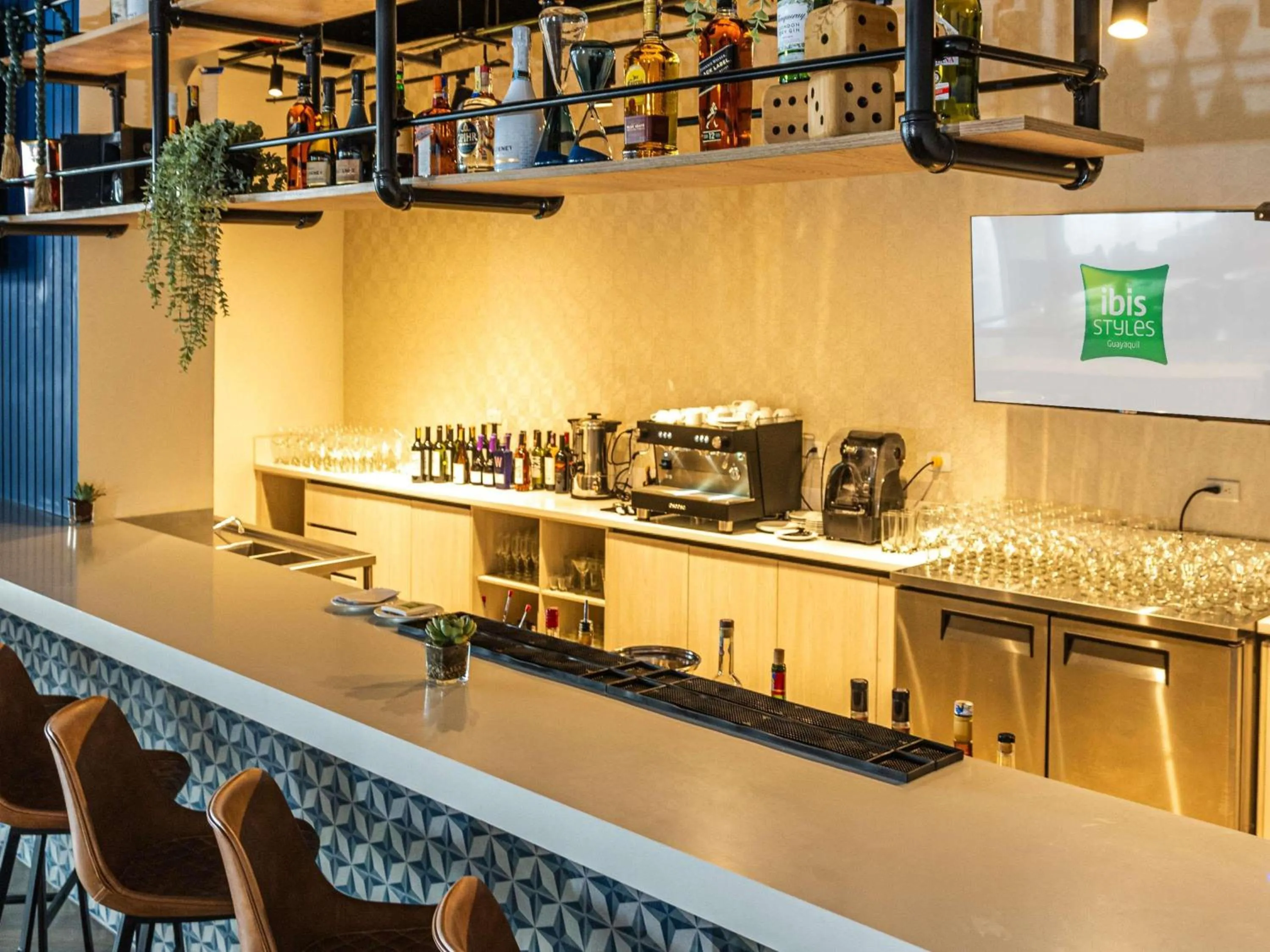 Lounge or bar in Ibis Styles El Malecon Guayaquil