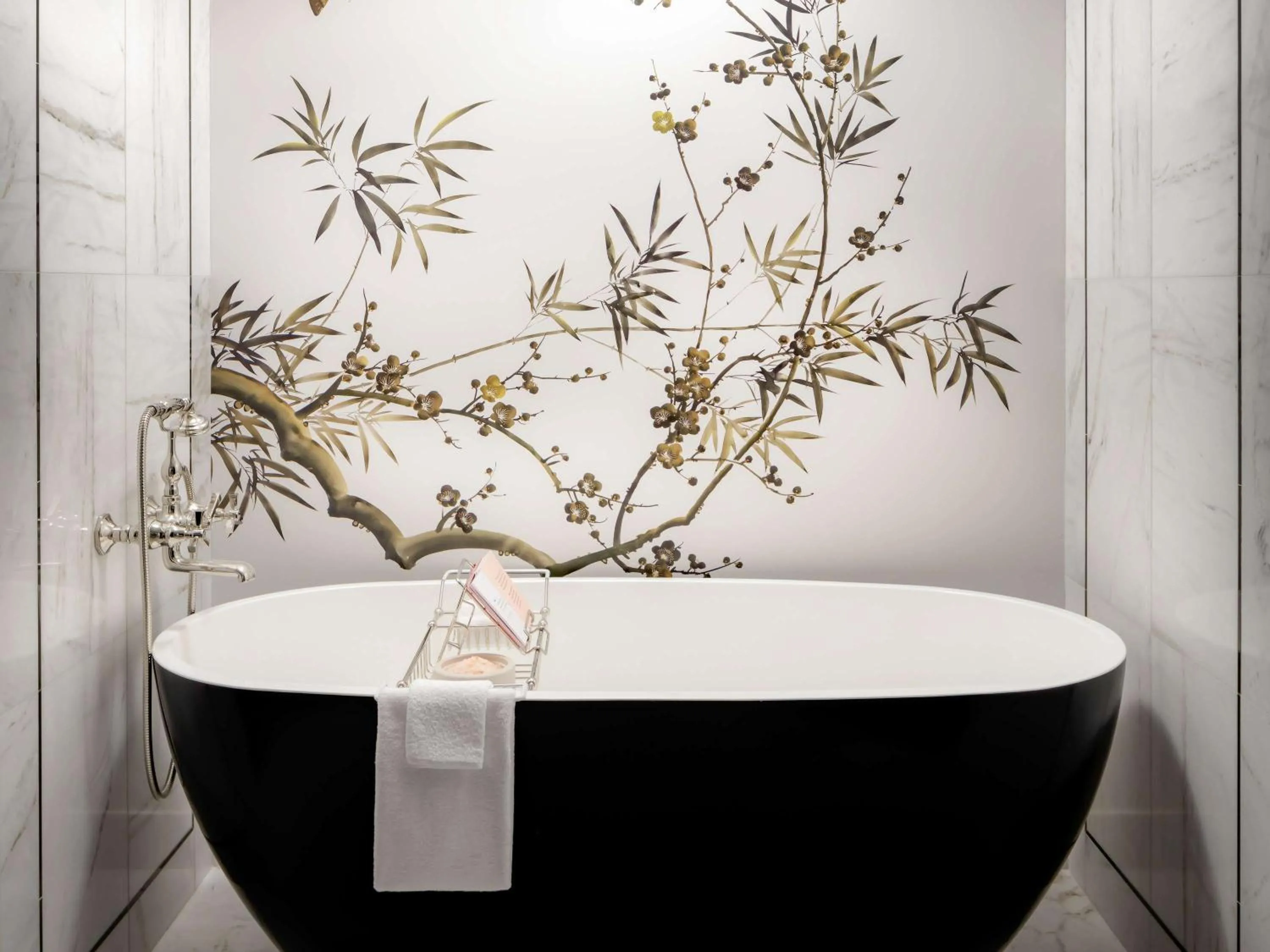 Premier King Room with Rain Shower and Soaking Tub in Raffles Boston