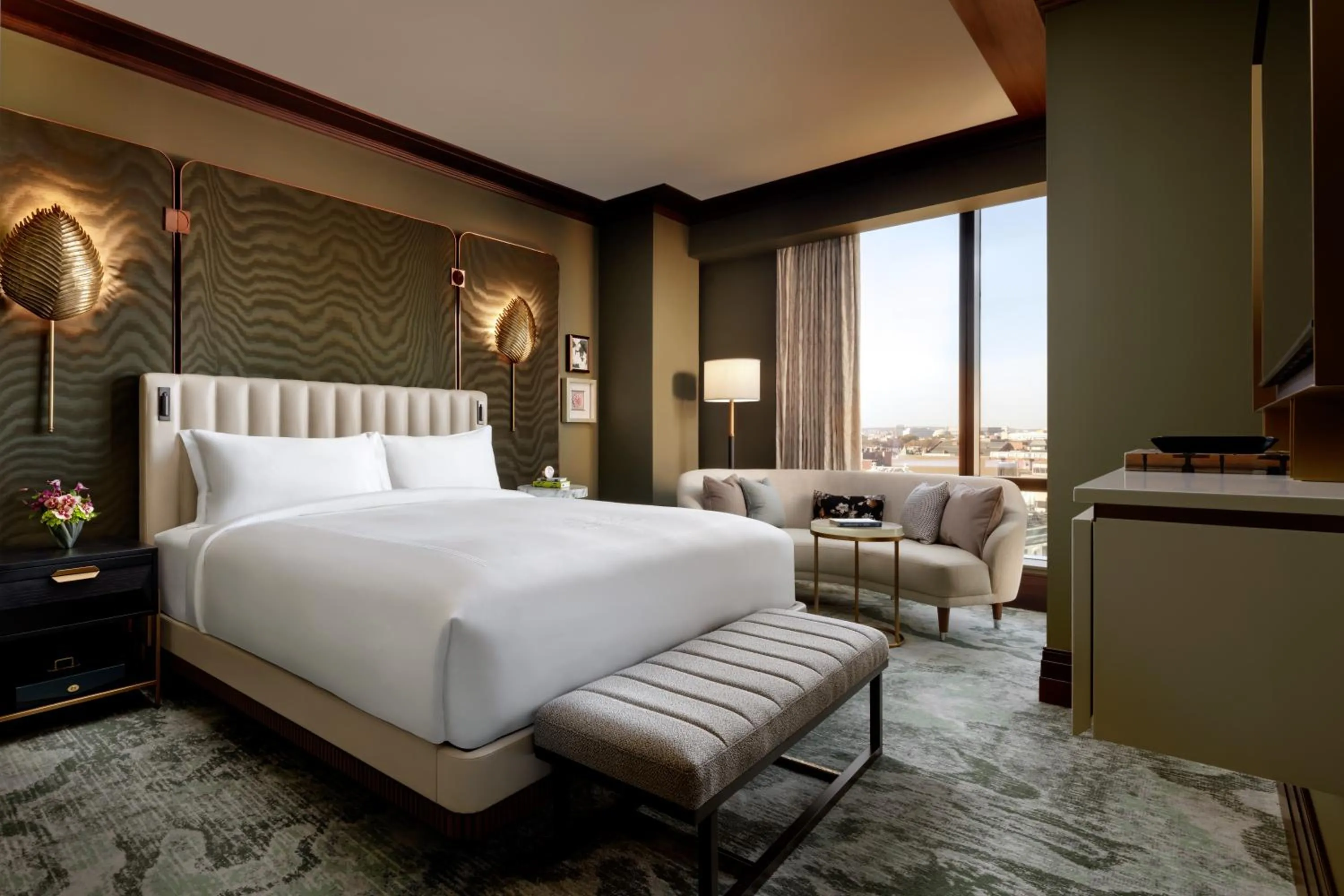 Bedroom, Bed in Raffles Boston