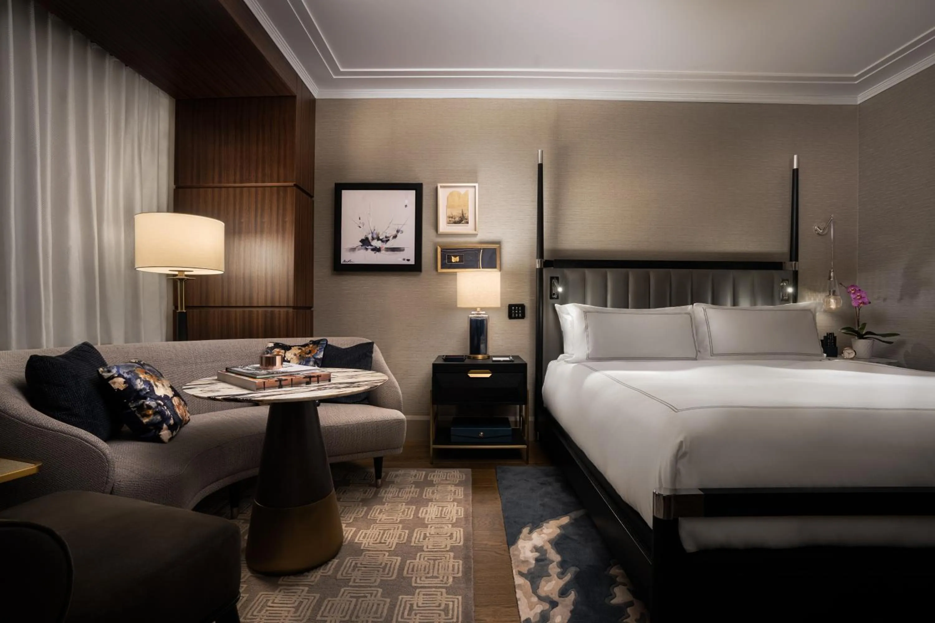 Bedroom, Bed in Raffles Boston