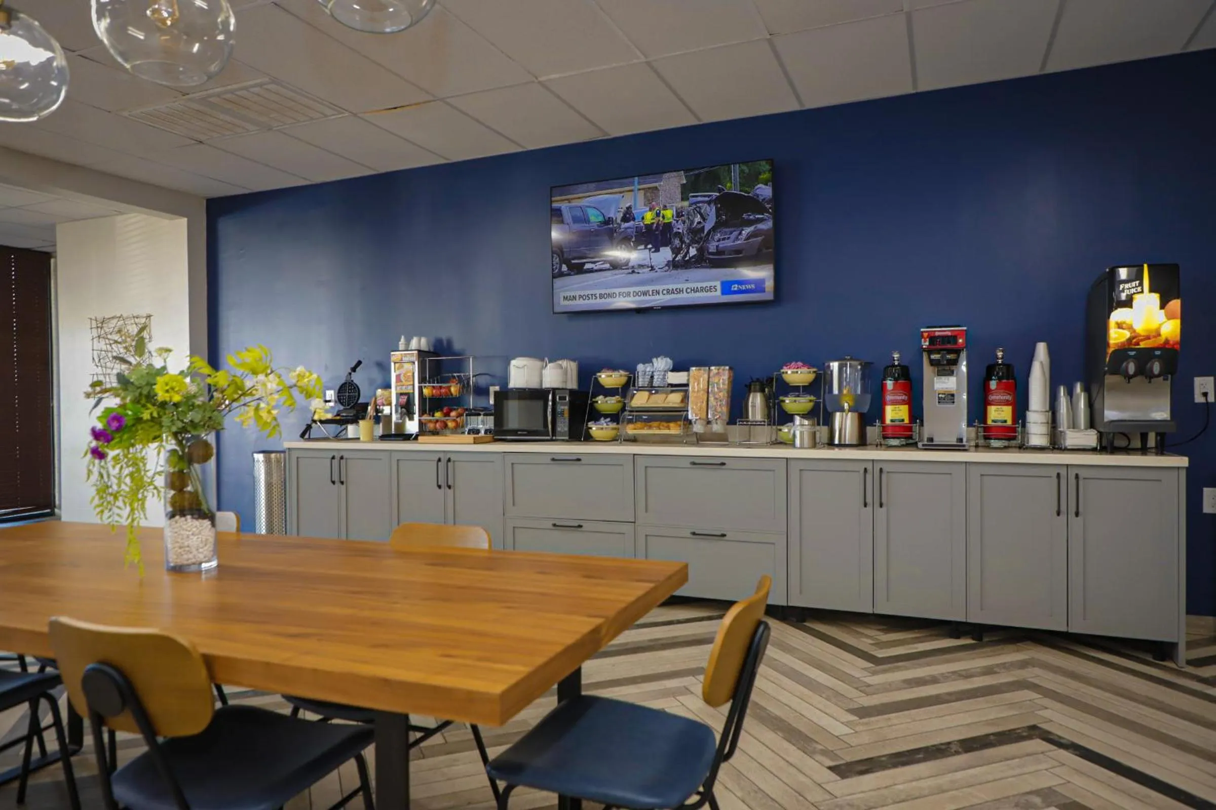 Breakfast in Airport Inn