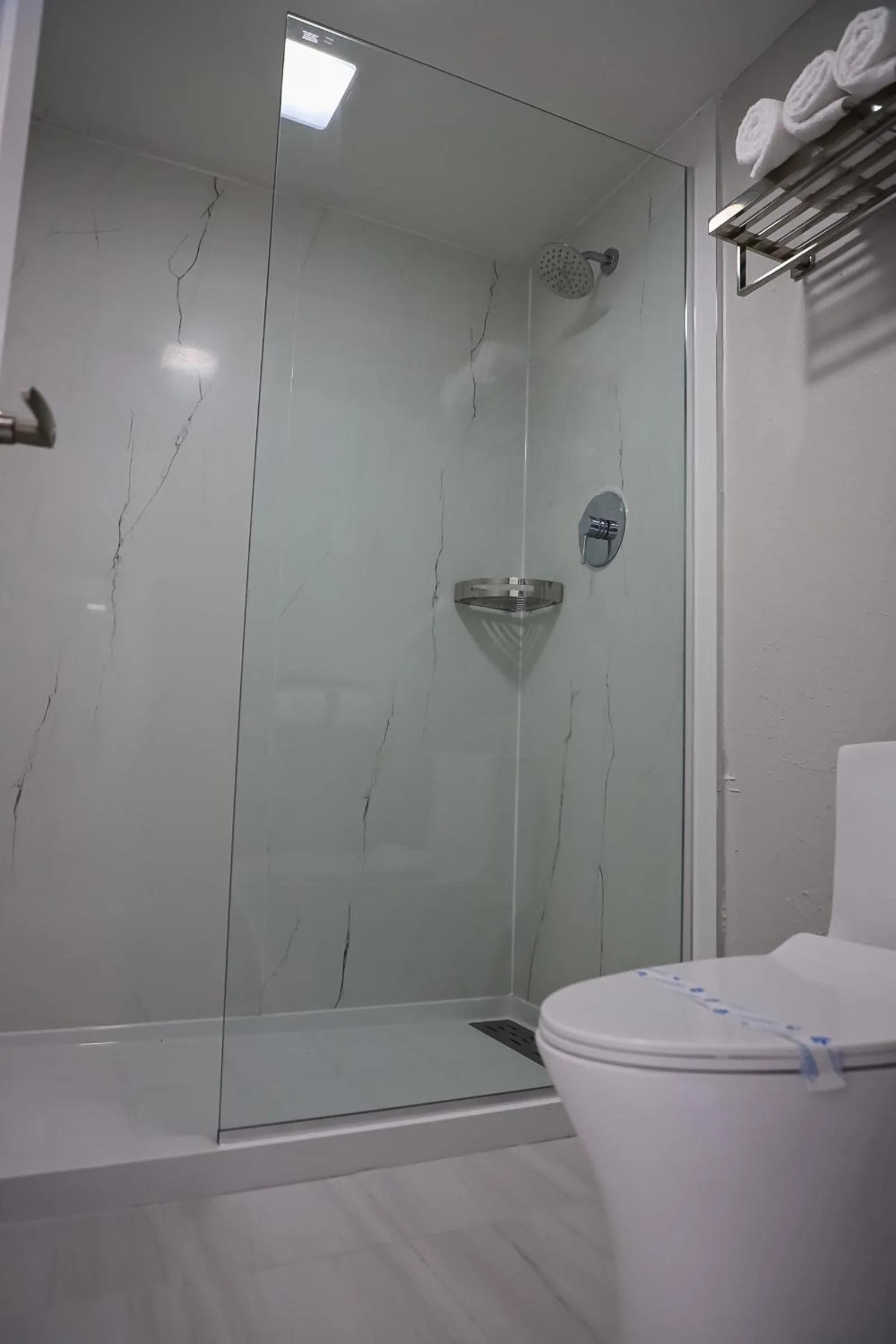 Toilet in Airport Inn