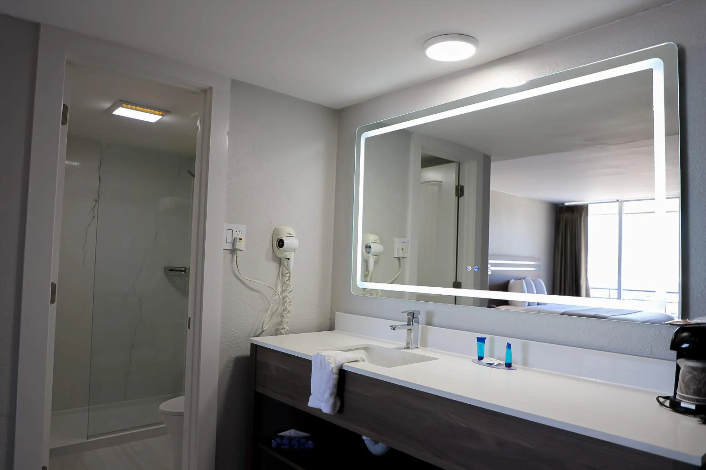 Bathroom in Airport Inn