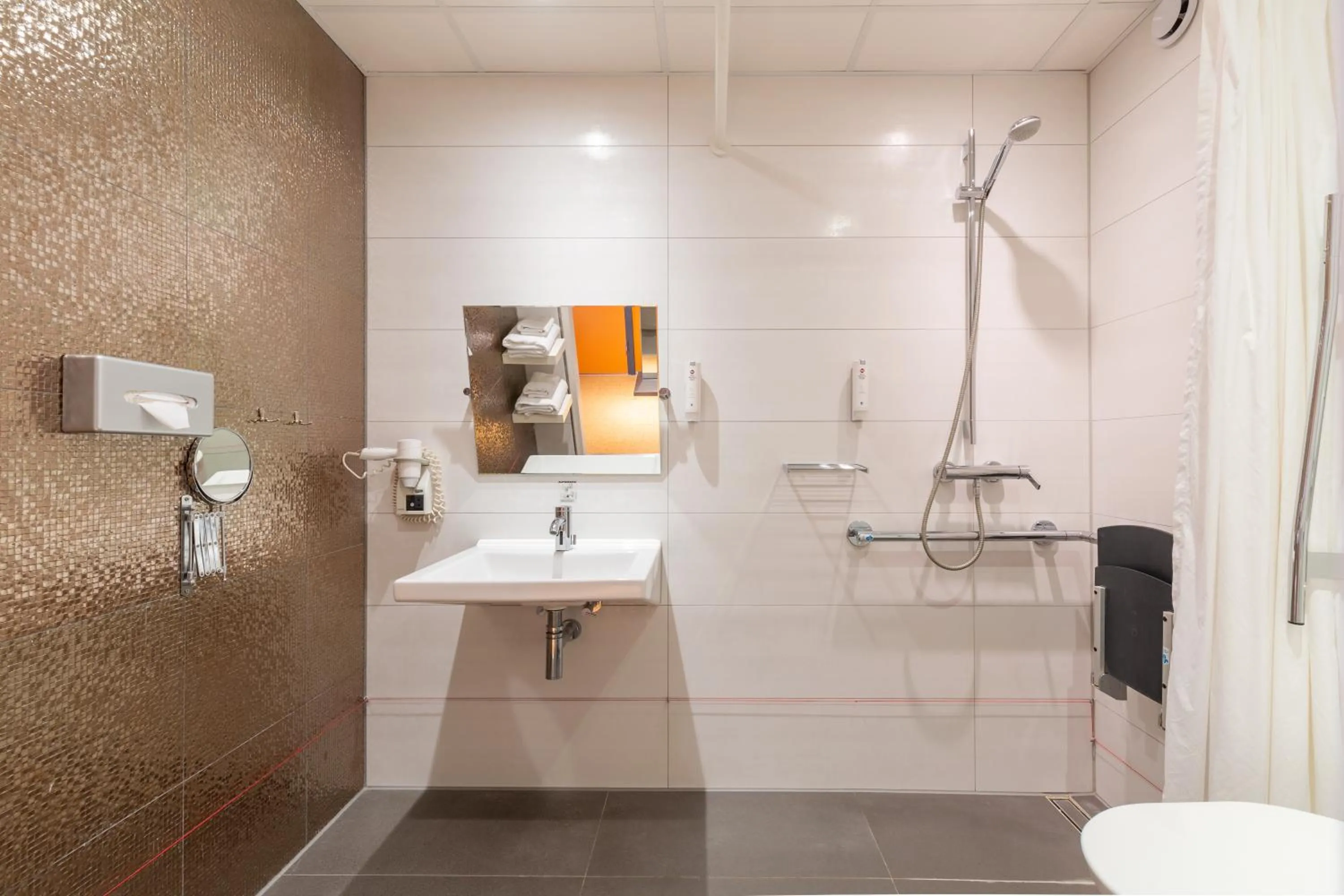Bathroom in Amrâth Airport Hotel Rotterdam