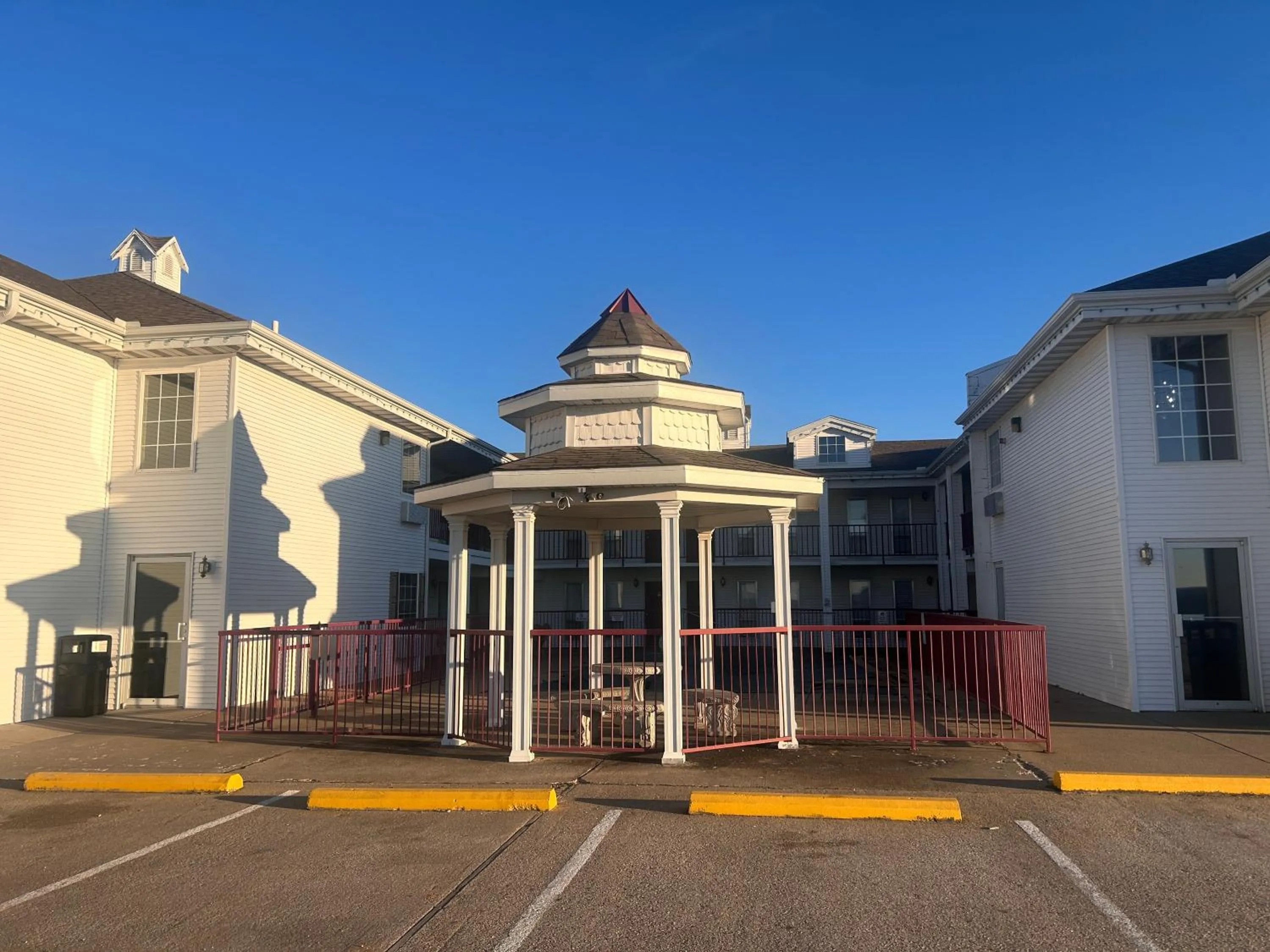 Property building in Osage Village Inn Near Lake Ozarks US 54