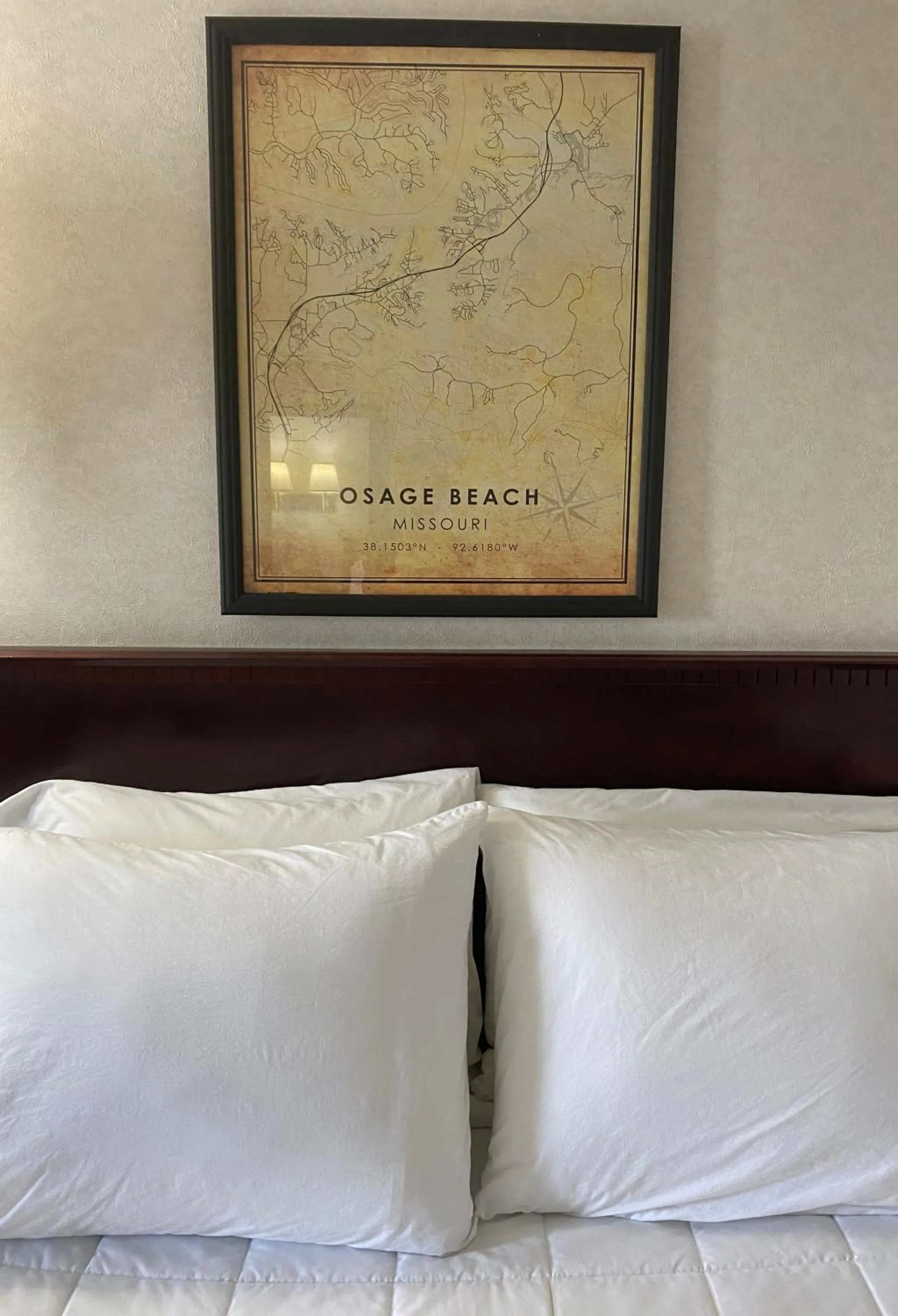 Bed in Osage Village Inn