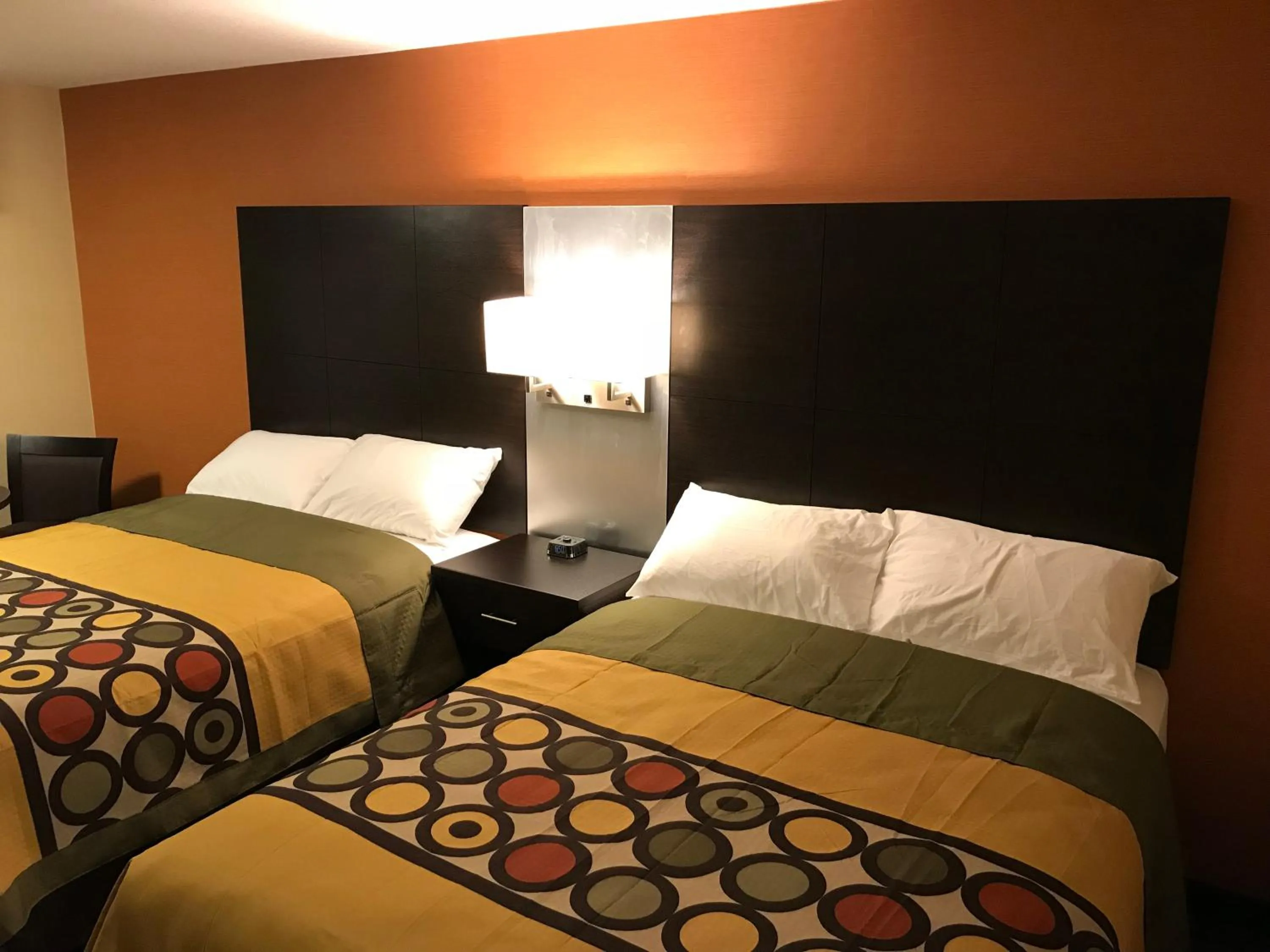 Bedroom, Bed in Bay Hill Inns & Suites