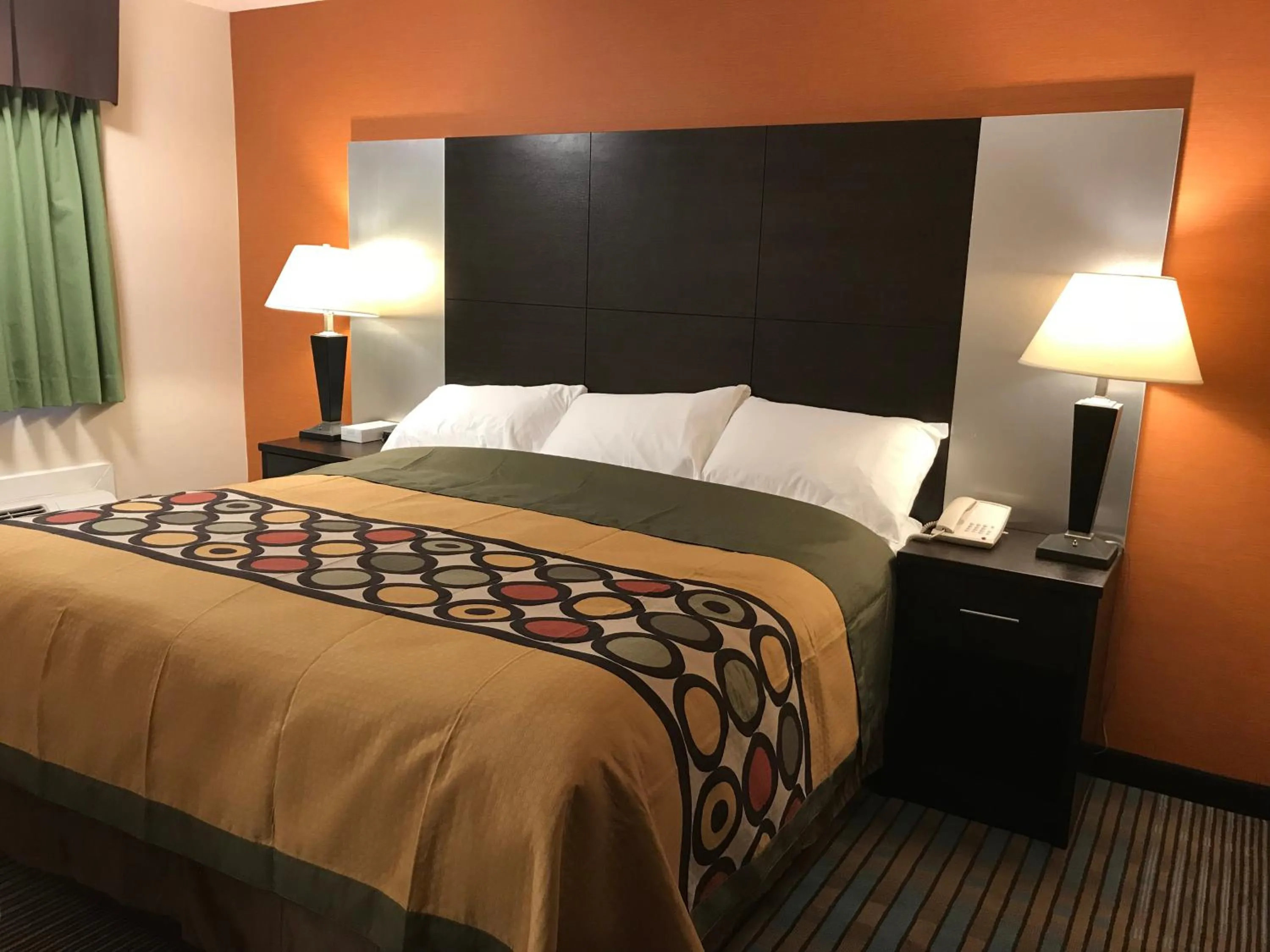 Bedroom, Bed in Bay Hill Inns & Suites