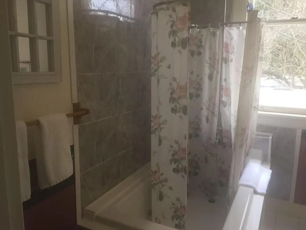 Bath in Haterleigh Heritage Inn