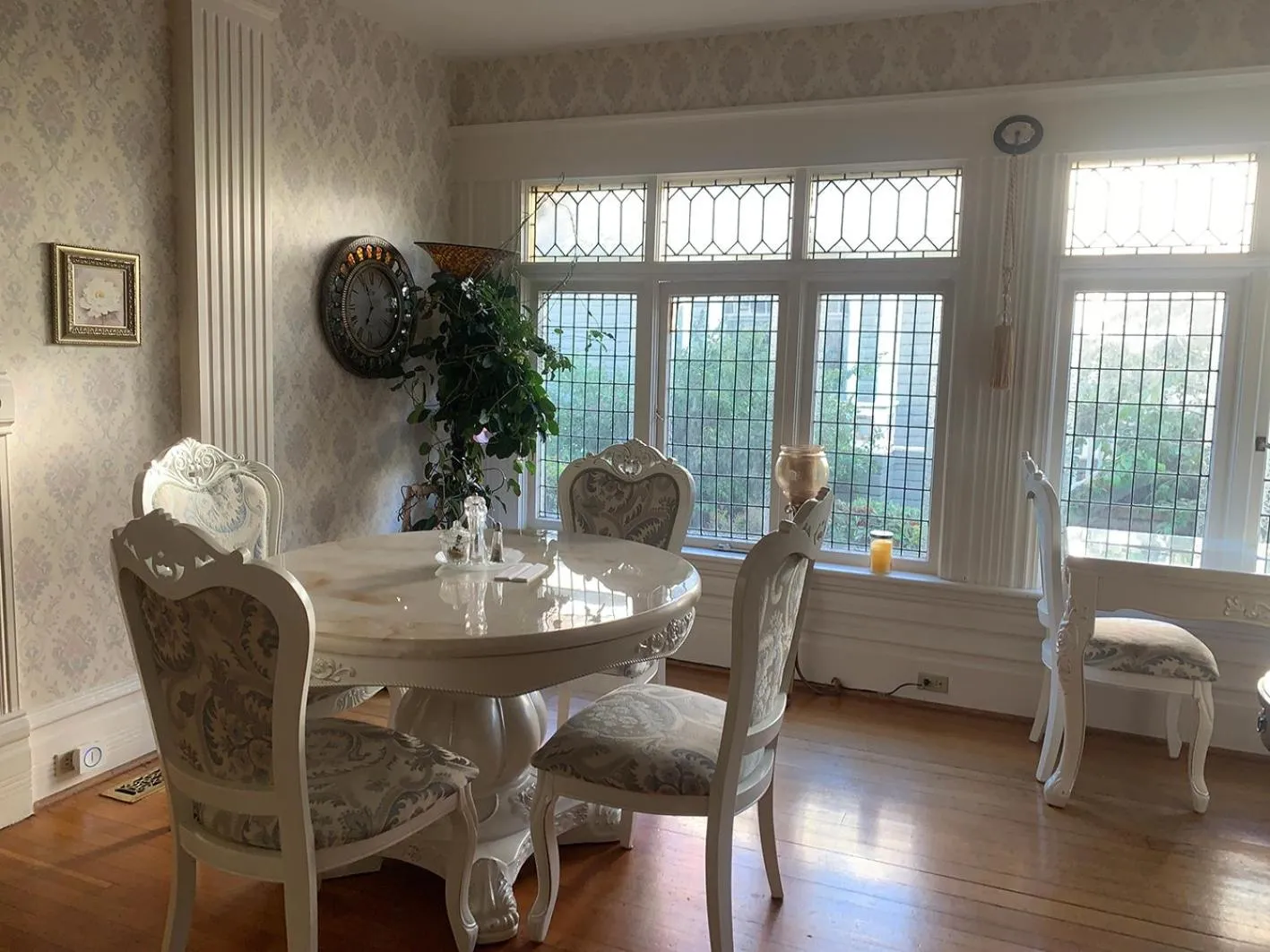 Dining area in Haterleigh Heritage Inn