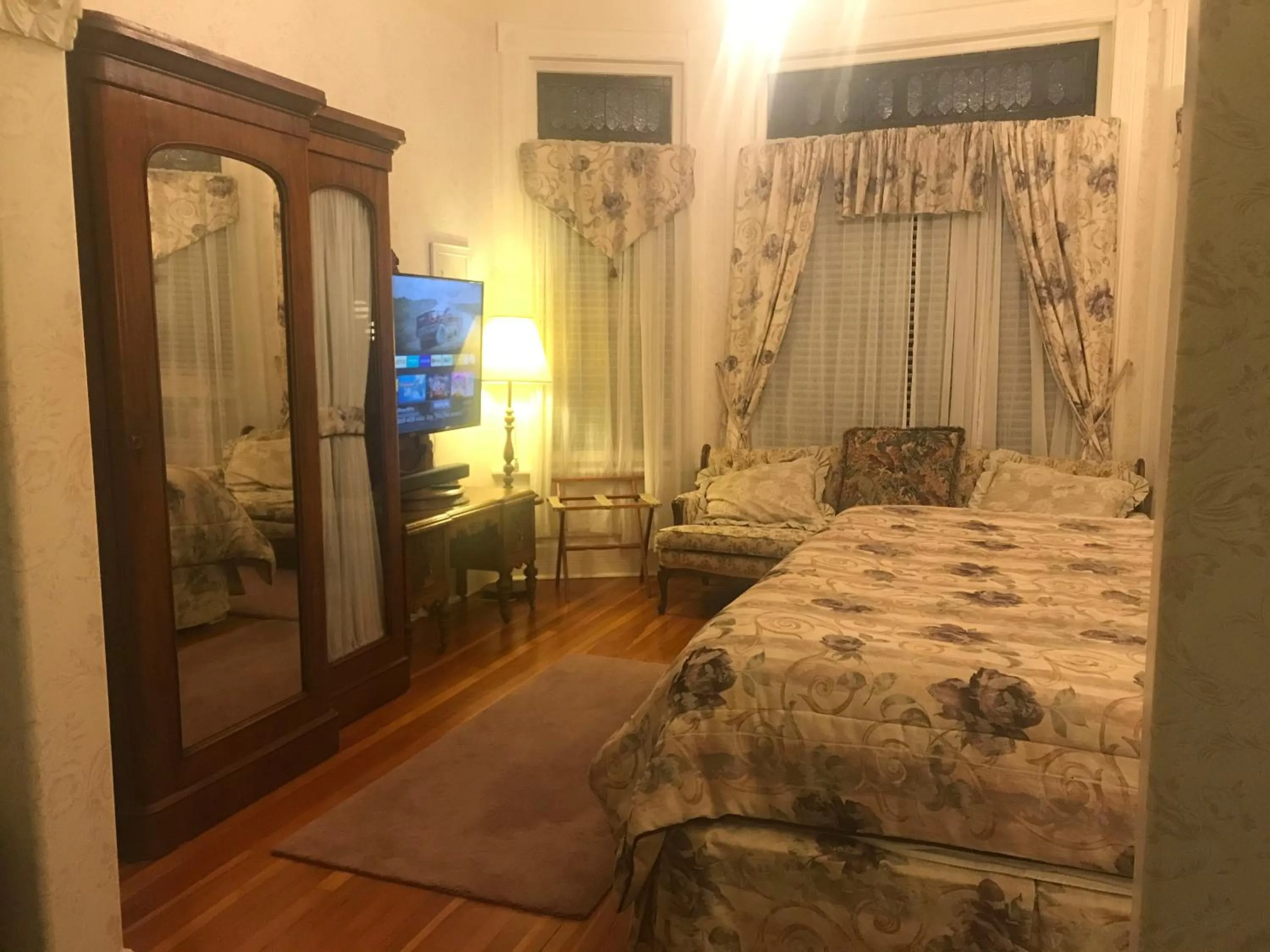 Bedroom, Bed in Haterleigh Heritage Inn