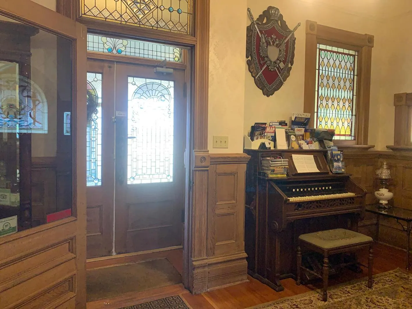 Decorative detail in Haterleigh Heritage Inn
