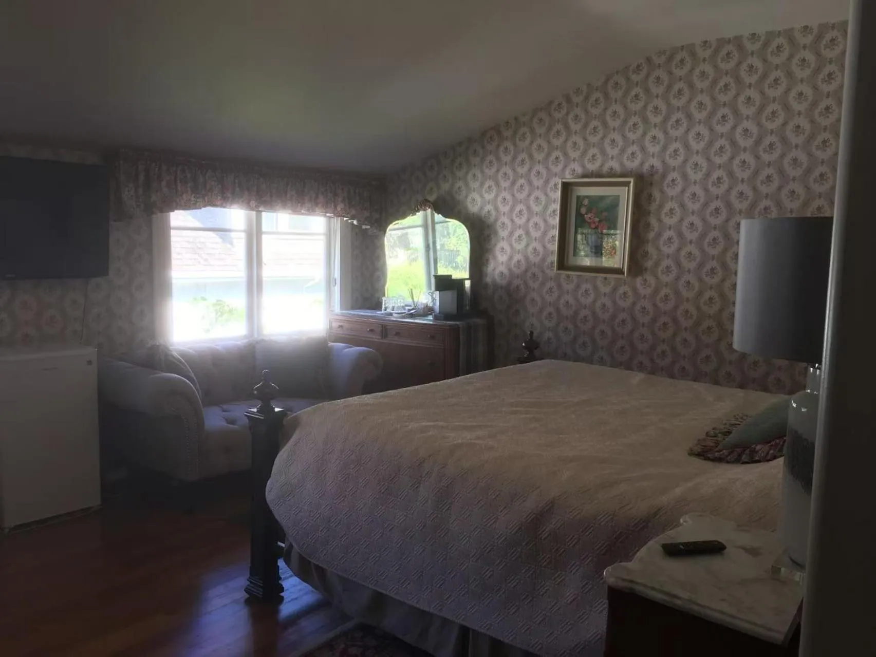Photo of the whole room, Bed in Haterleigh Heritage Inn