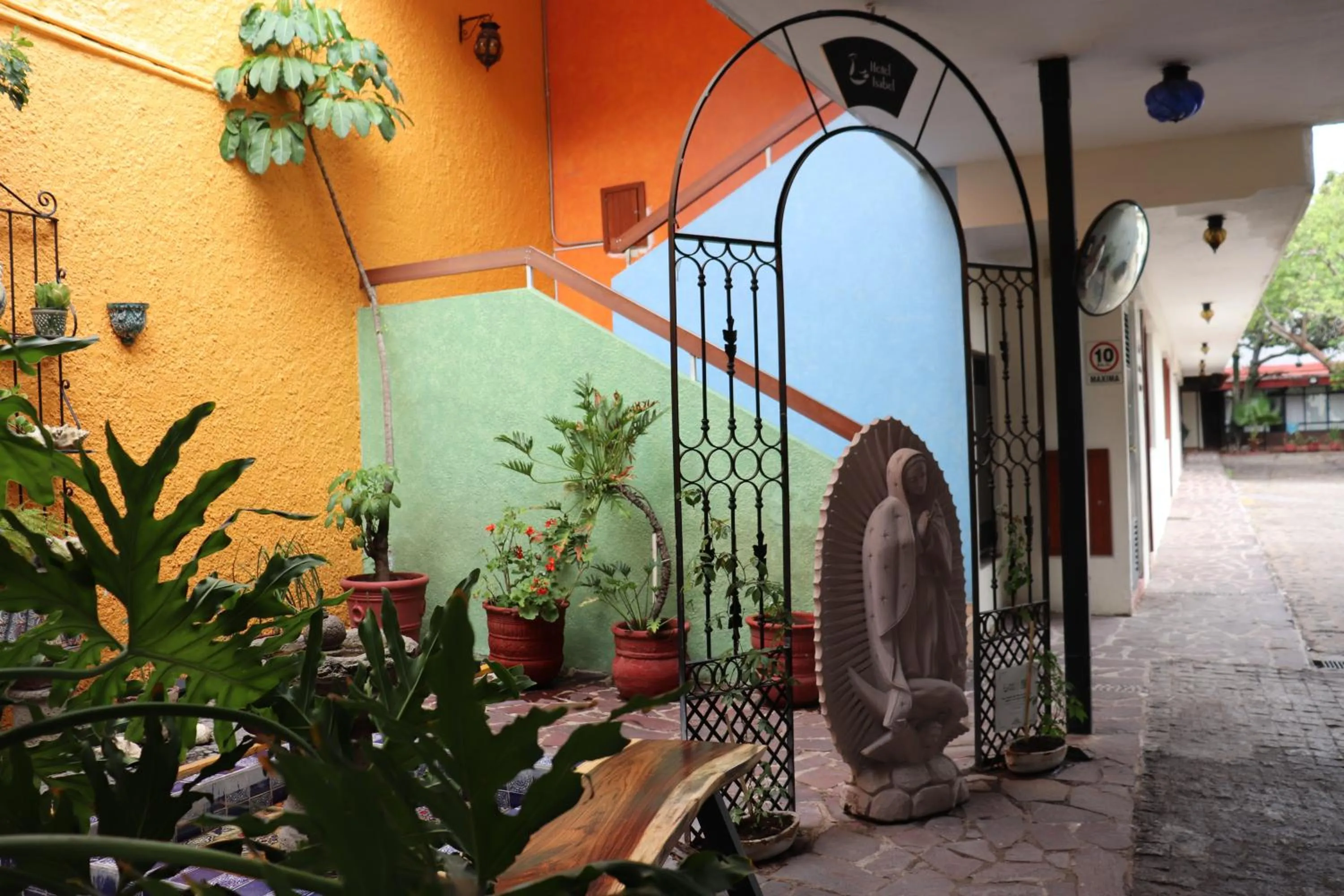 Facade/entrance in Hotel Isabel