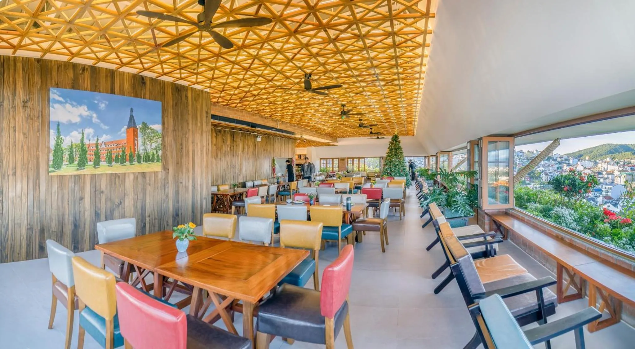 Restaurant/places to eat in Brick House Dalat Hotel