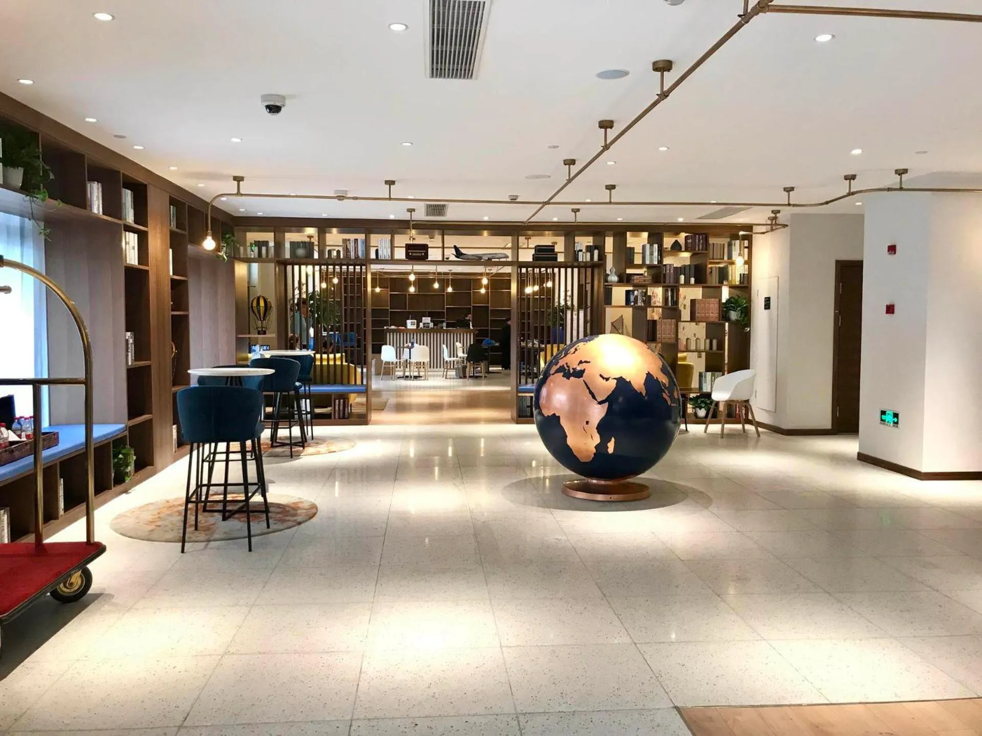 Kyriad Marvelous Hotel Shanghai Daning International Plaza