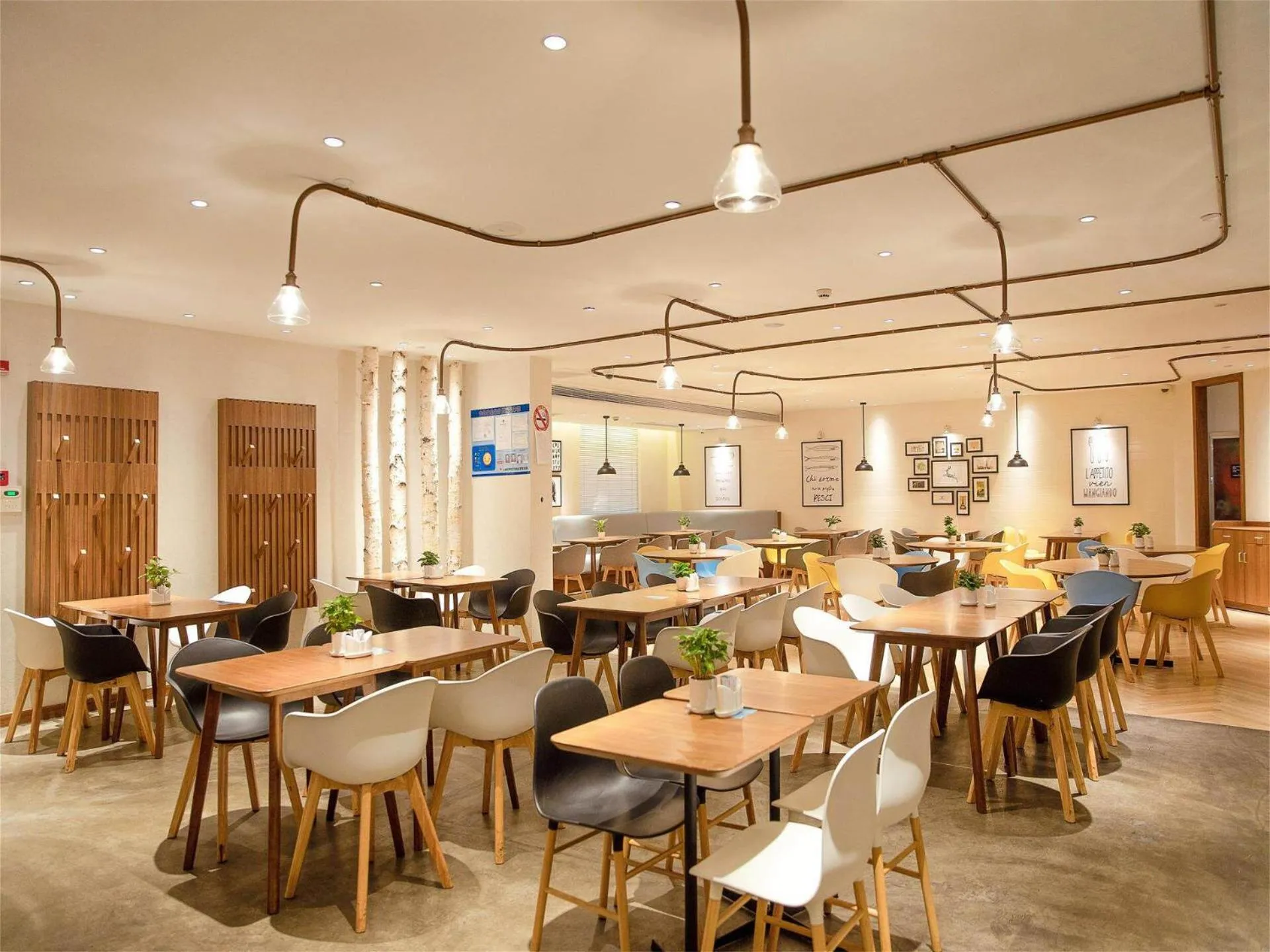 Kyriad Marvelous Hotel Shanghai Daning International Plaza