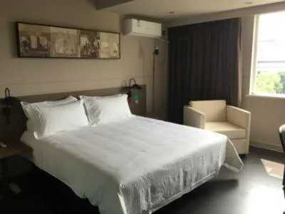 Bed in Jinjiang Inn Yangzhou Slender West Lake Dongguan Street