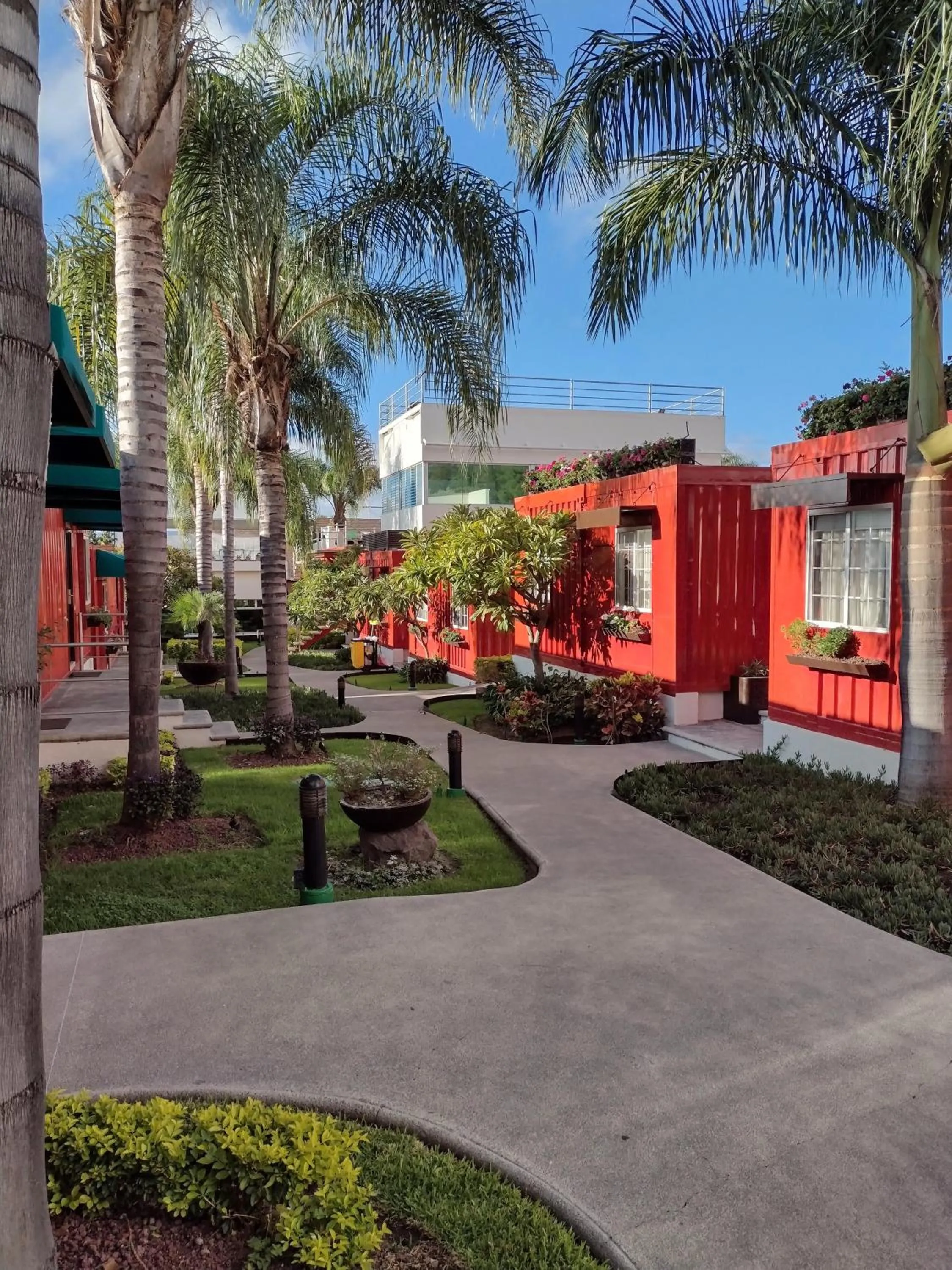 Text overlay in Hotel del Pescador