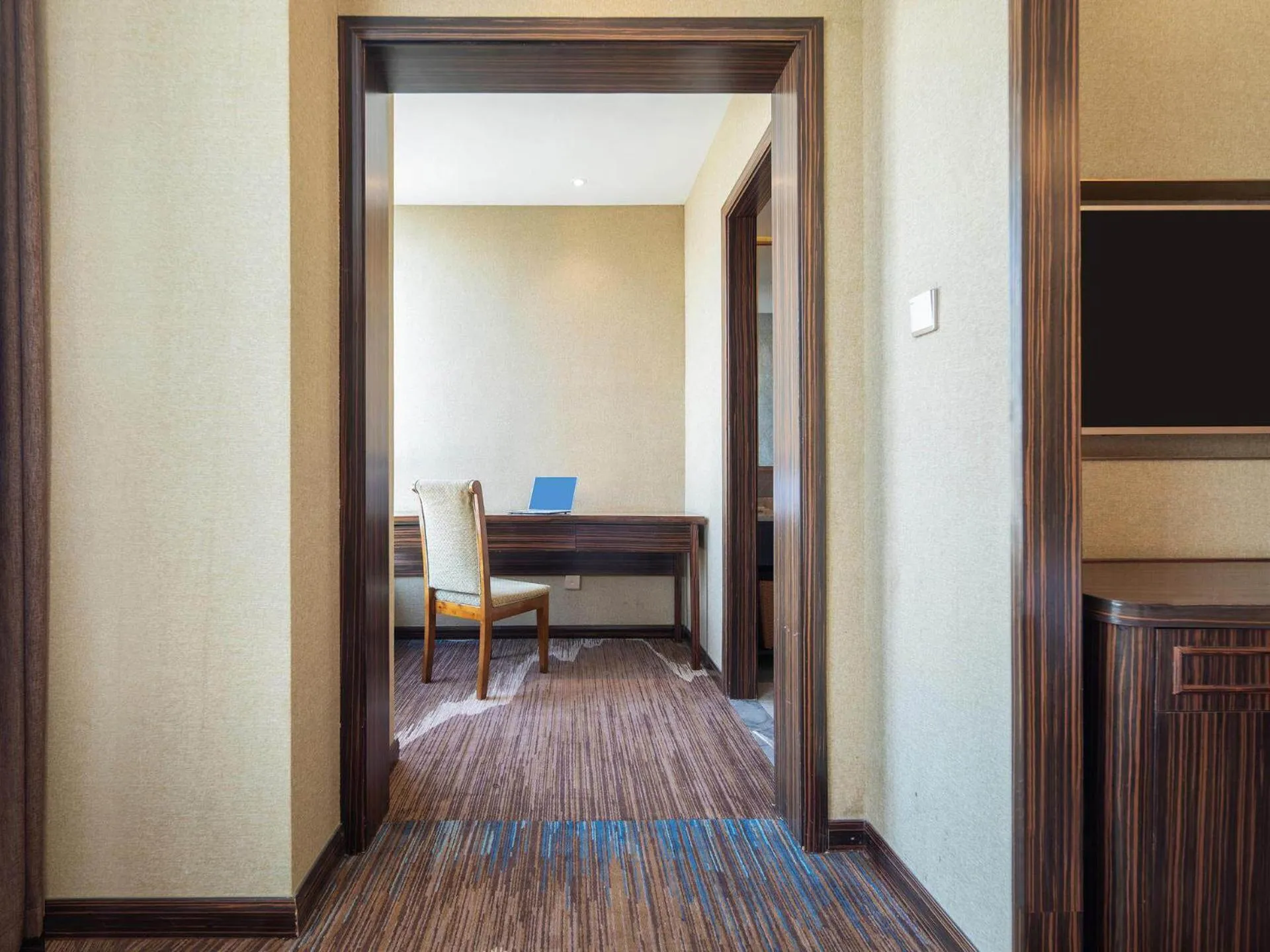 Kyriad Marvelous Hotel Weihai Railway Station