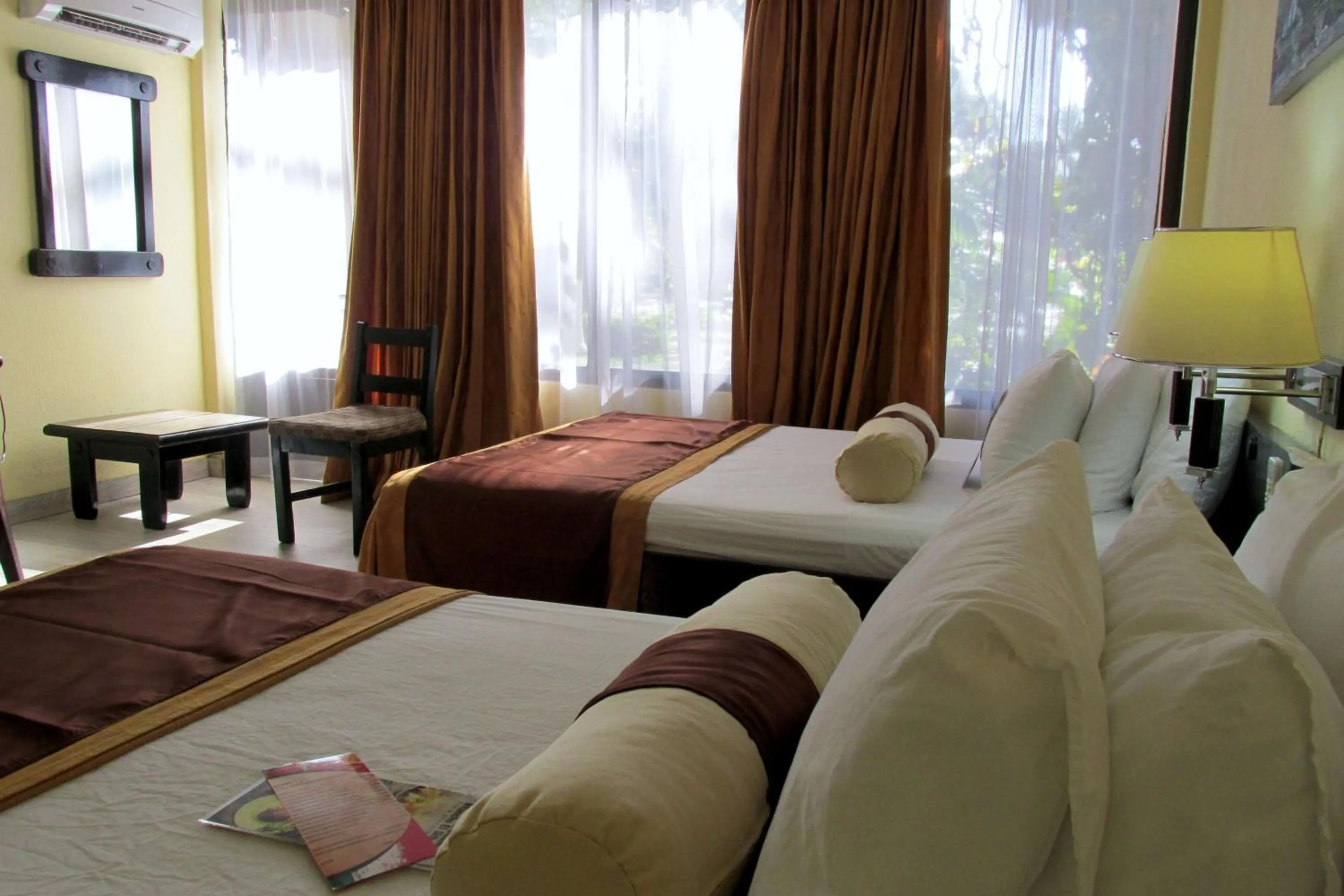 Photo of the whole room, Bed in Best Western El Sitio Hotel