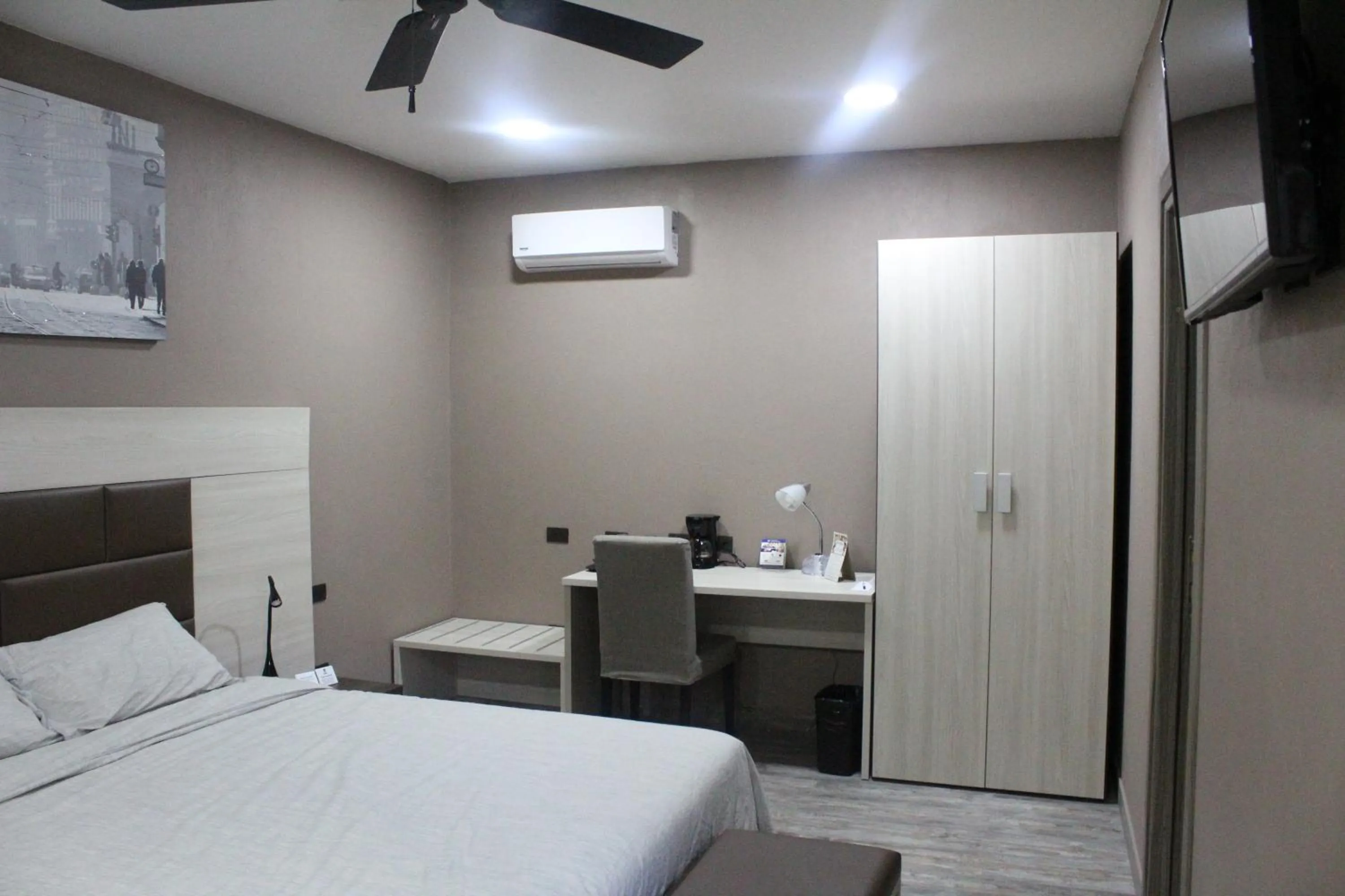 Bed in Best Western El Sitio Hotel