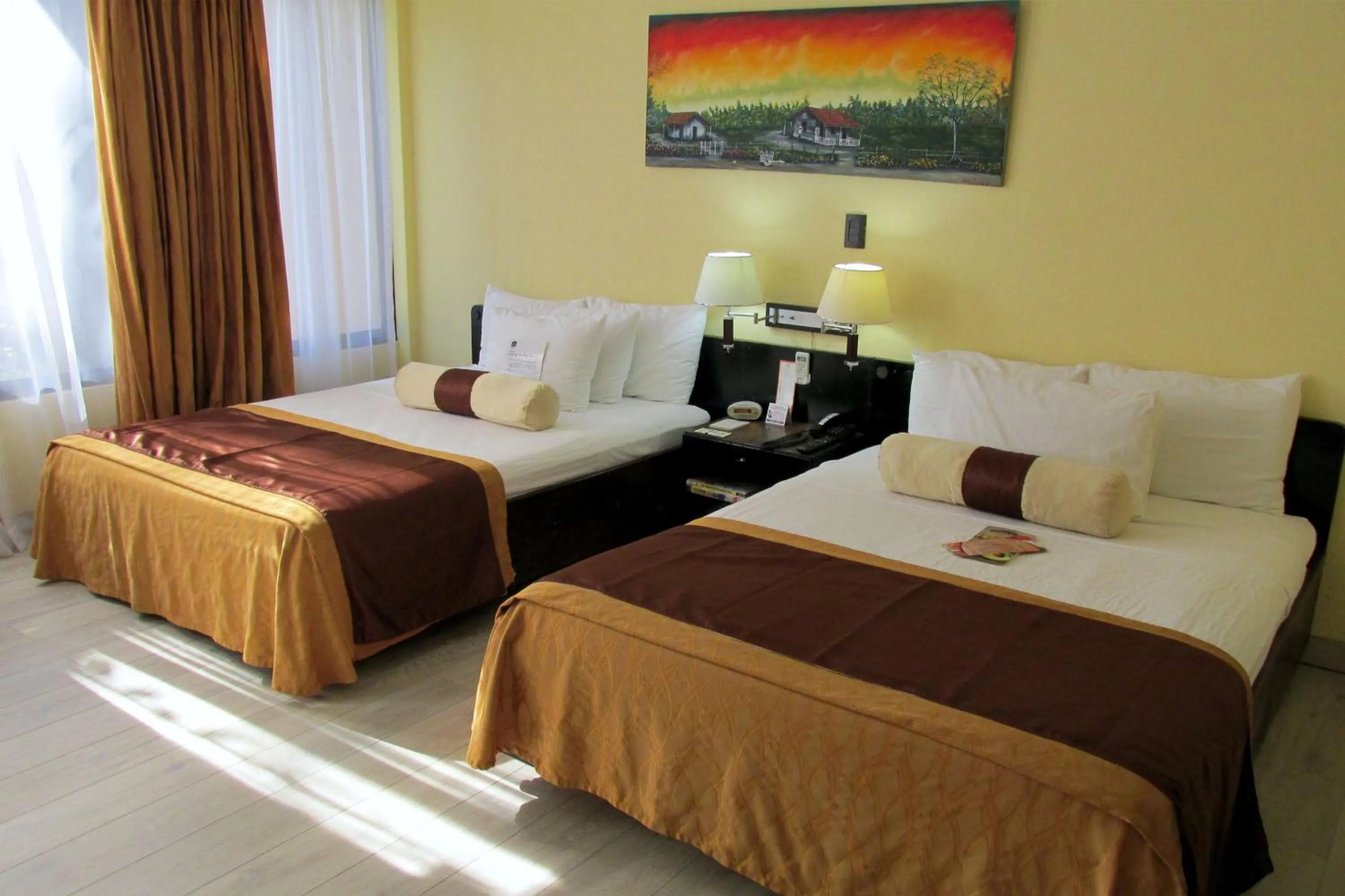 Photo of the whole room, Bed in Best Western El Sitio Hotel