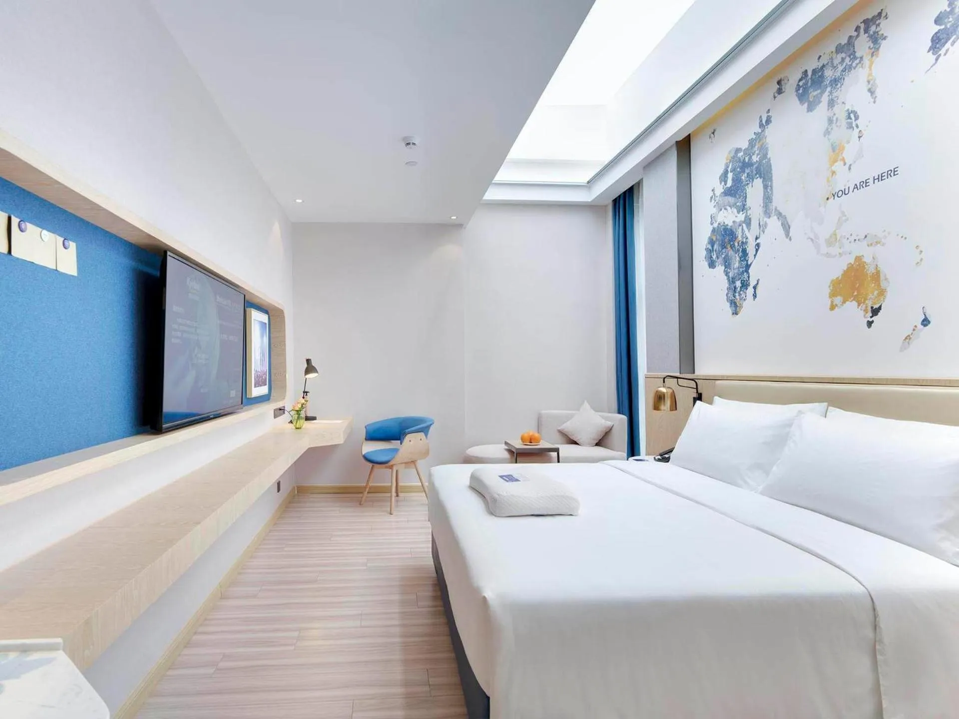 Bed in Kyriad Marvelous Hotel Guangzhou Baiyun International Airport