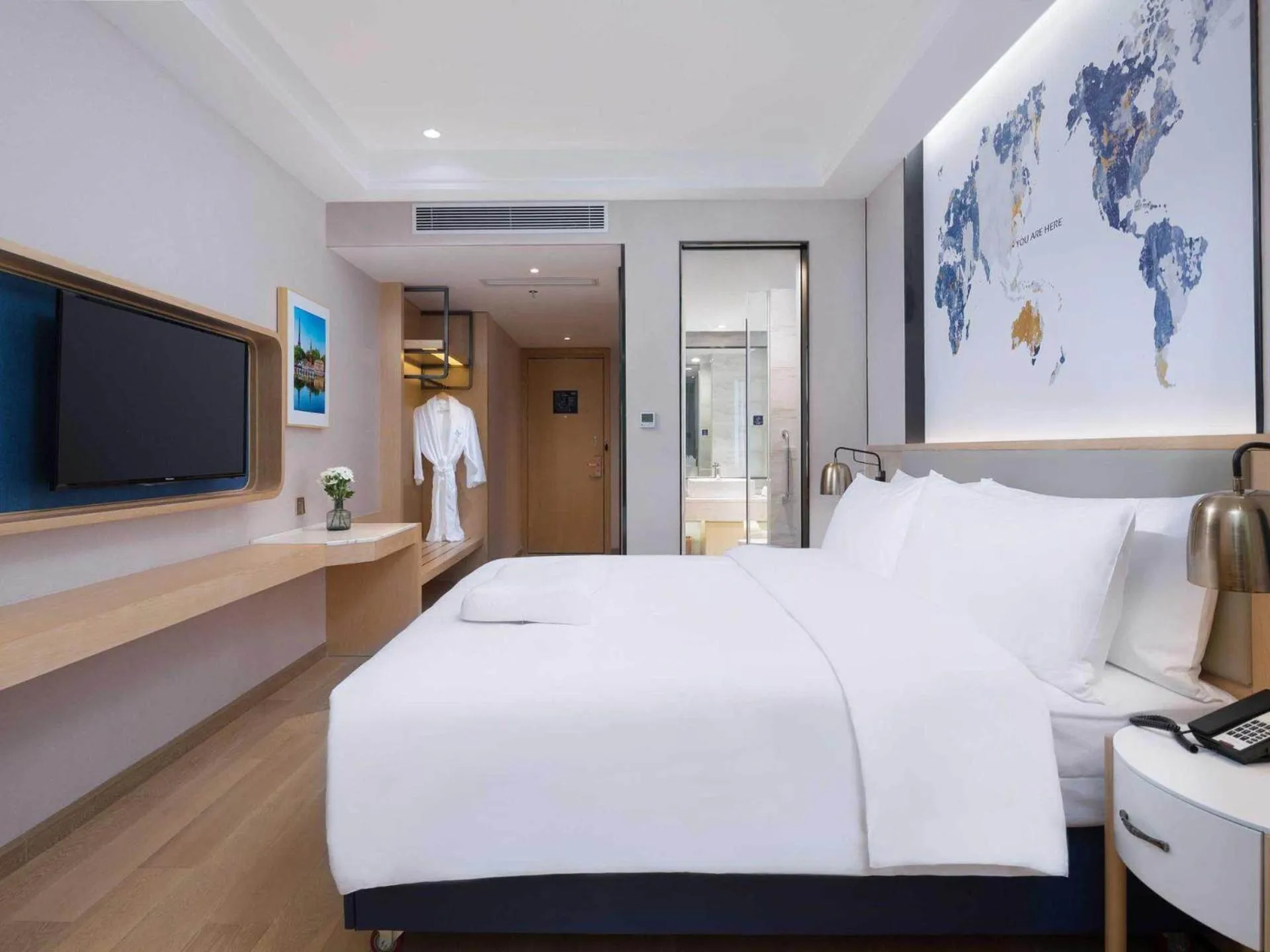 Bed in Kyriad Marvelous Hotel Shenzhen Linheng Plaza Liuyue Subway Station