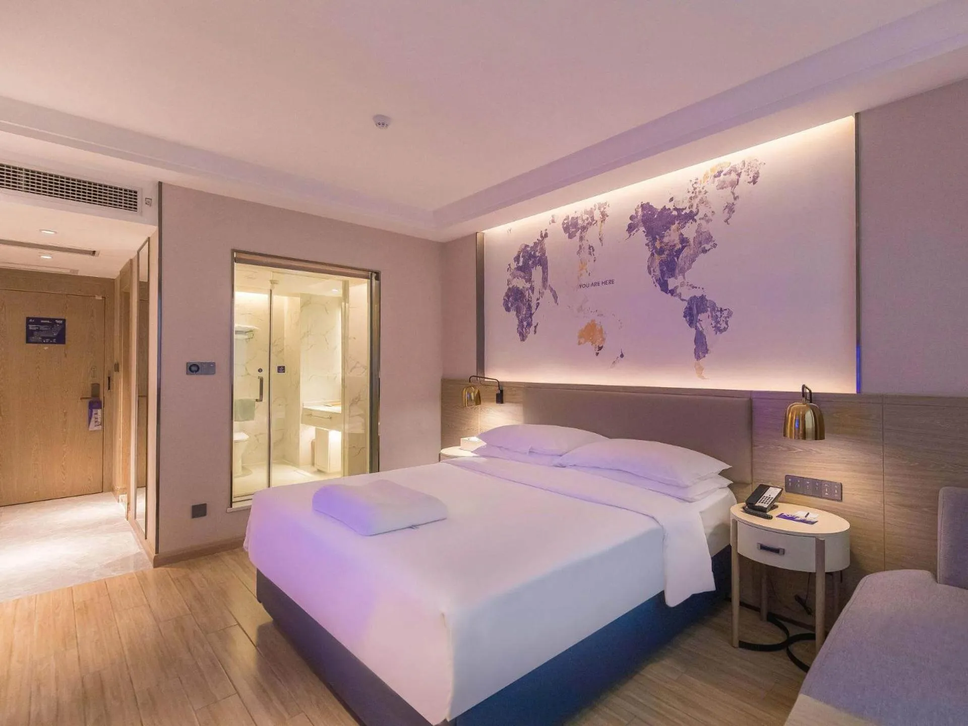 Bed in Kyriad Marvelous Hotel Shenzhen Linheng Plaza Liuyue Subway Station