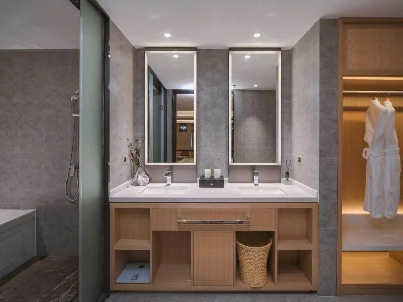 Campanile Shenzhen Longcheng Square Subway Station