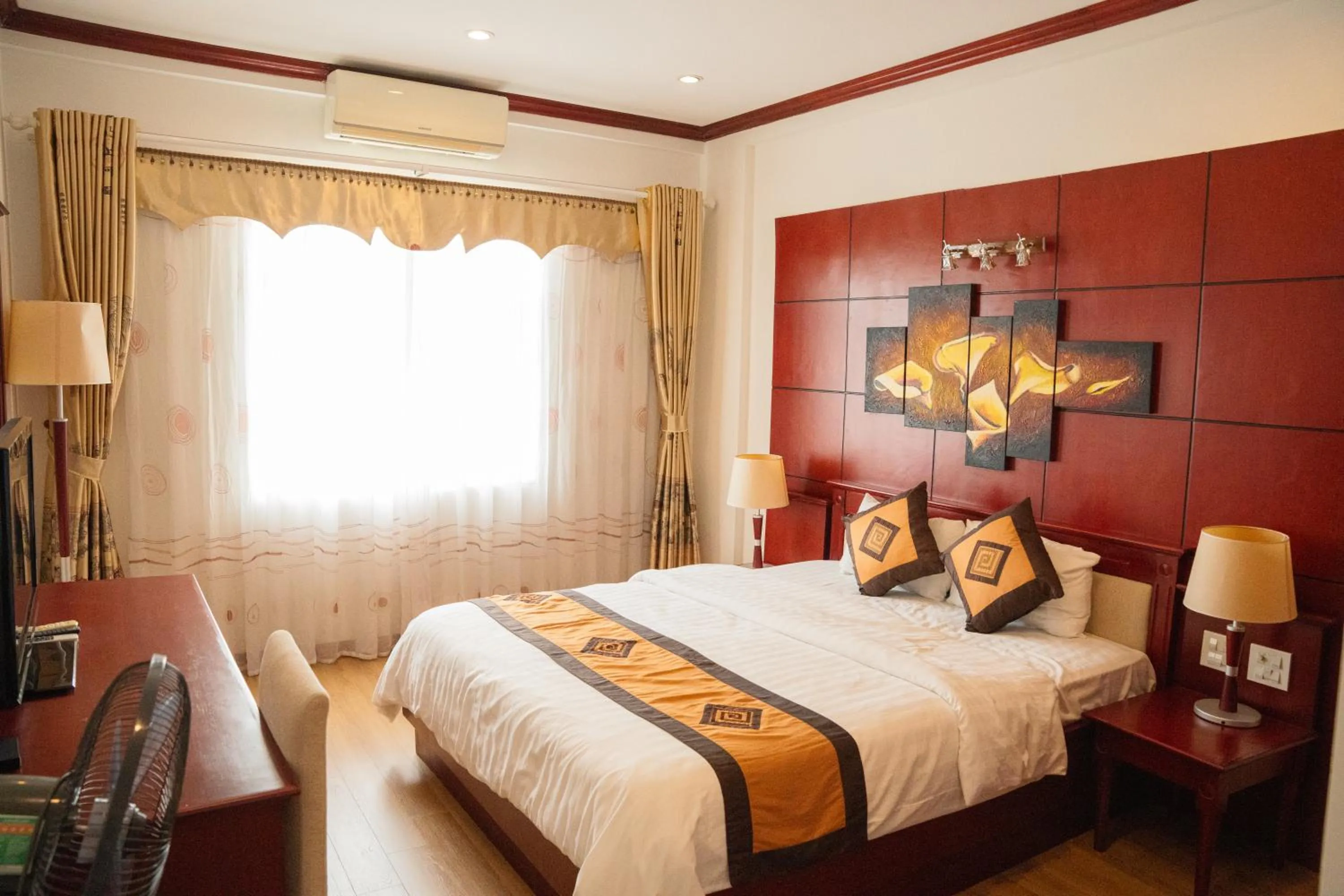 Bedroom, Bed in Hòa Nam Hotel