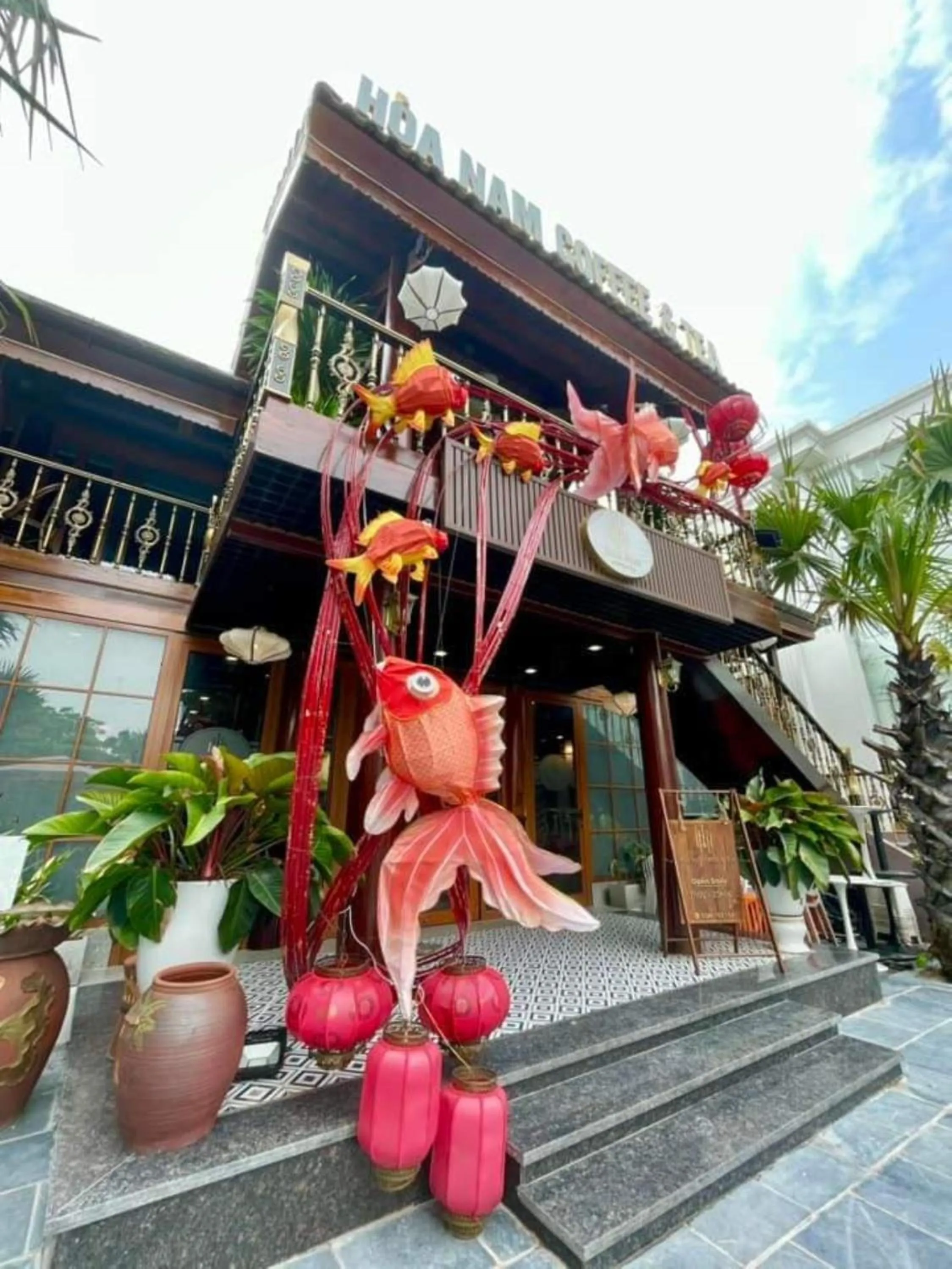 Property building in Hòa Nam Hotel