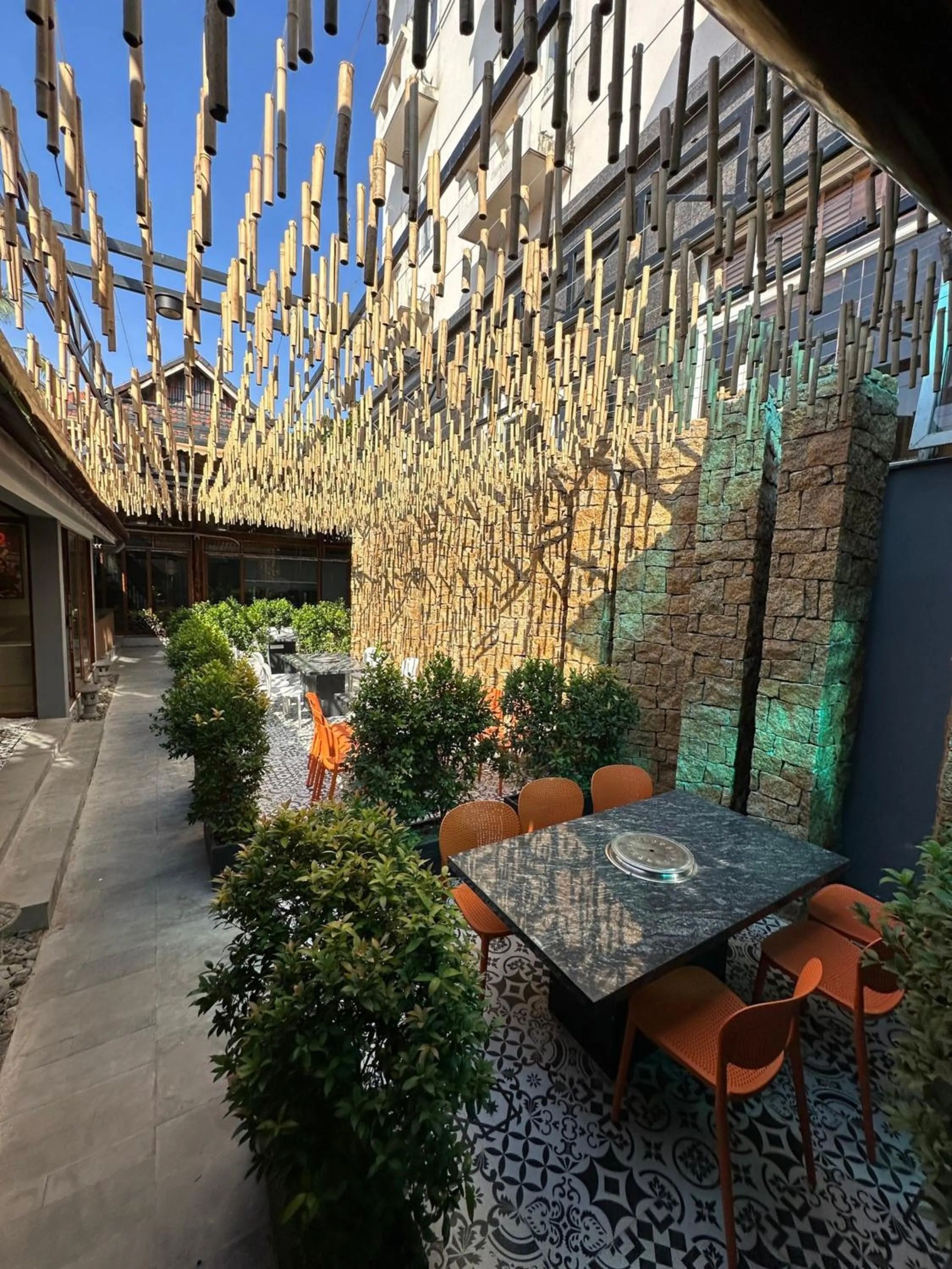 Property building in Hòa Nam Hotel