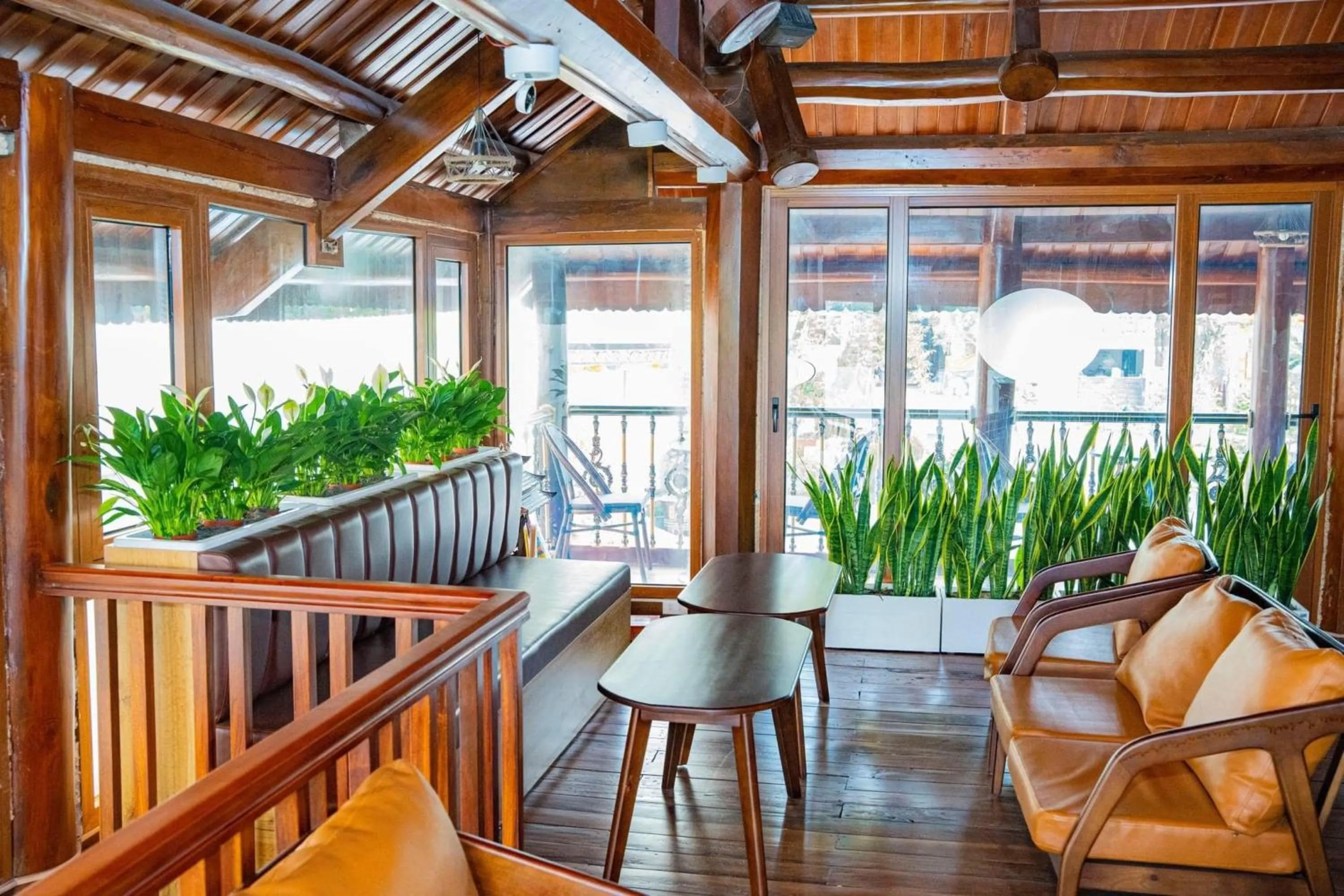 Coffee/tea facilities in Hòa Nam Hotel