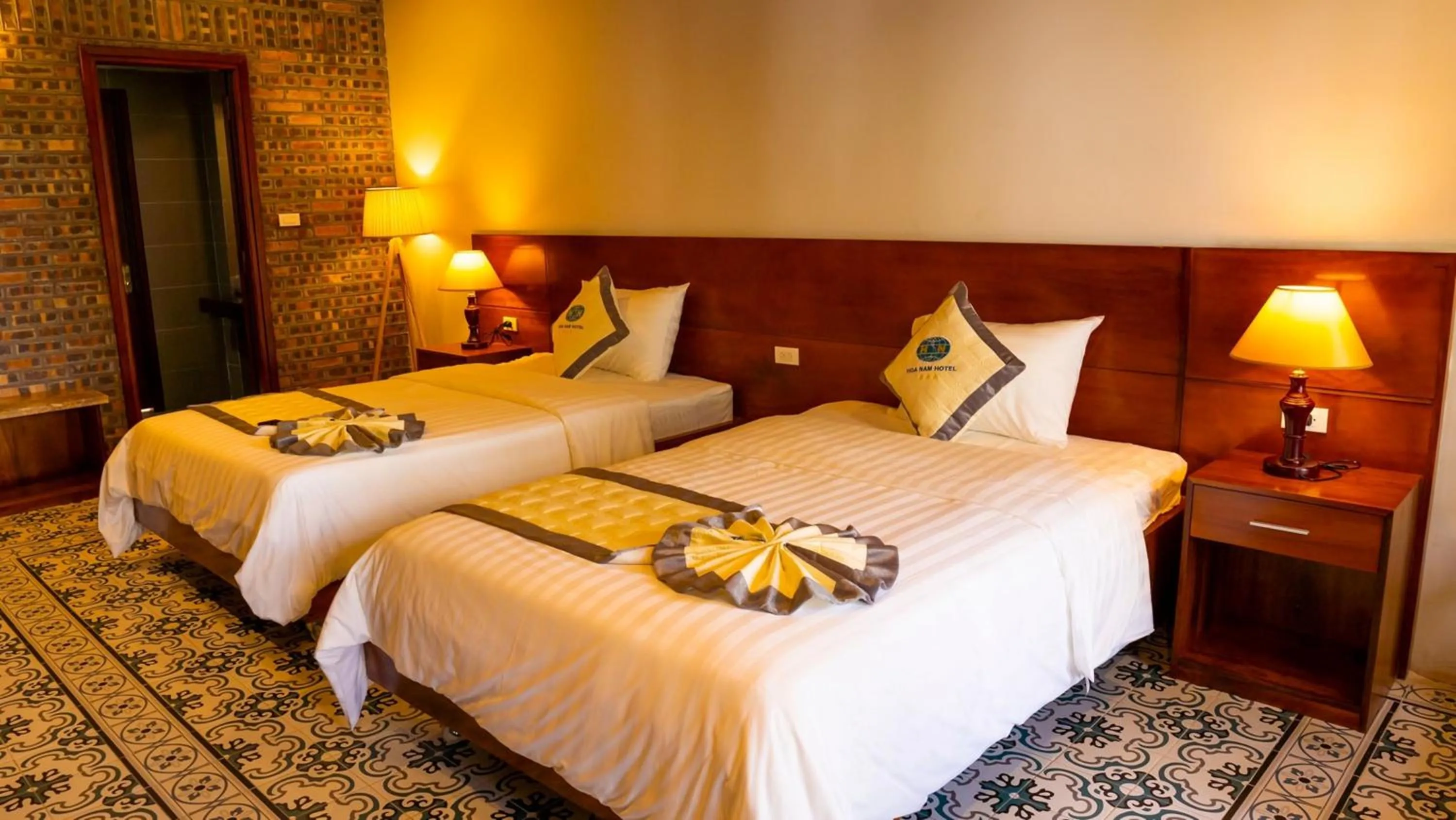 Bedroom, Bed in Hòa Nam Hotel