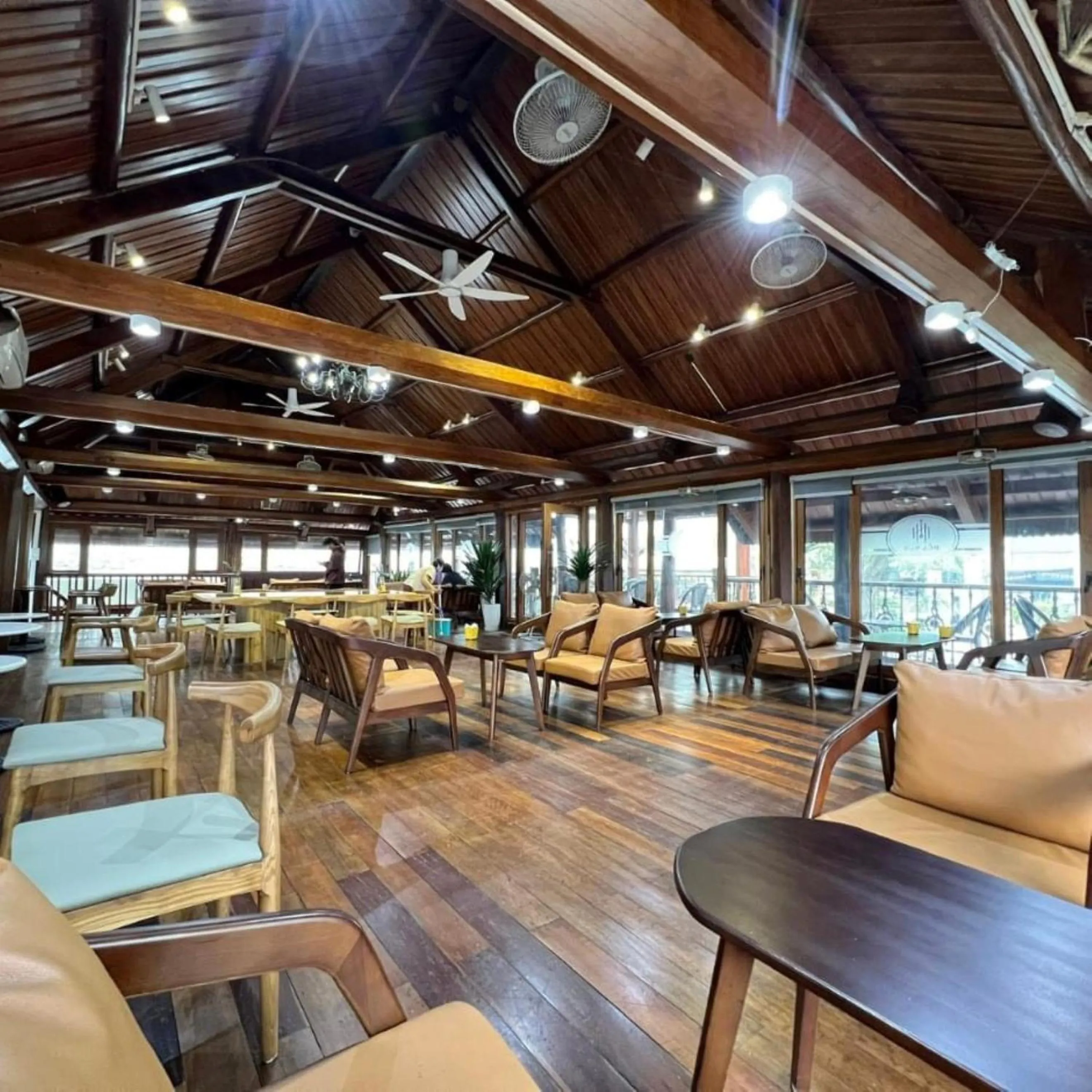 Restaurant/places to eat in Hòa Nam Hotel