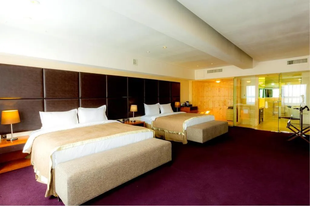 Shower in The Corporate Hotel and Convention Centre