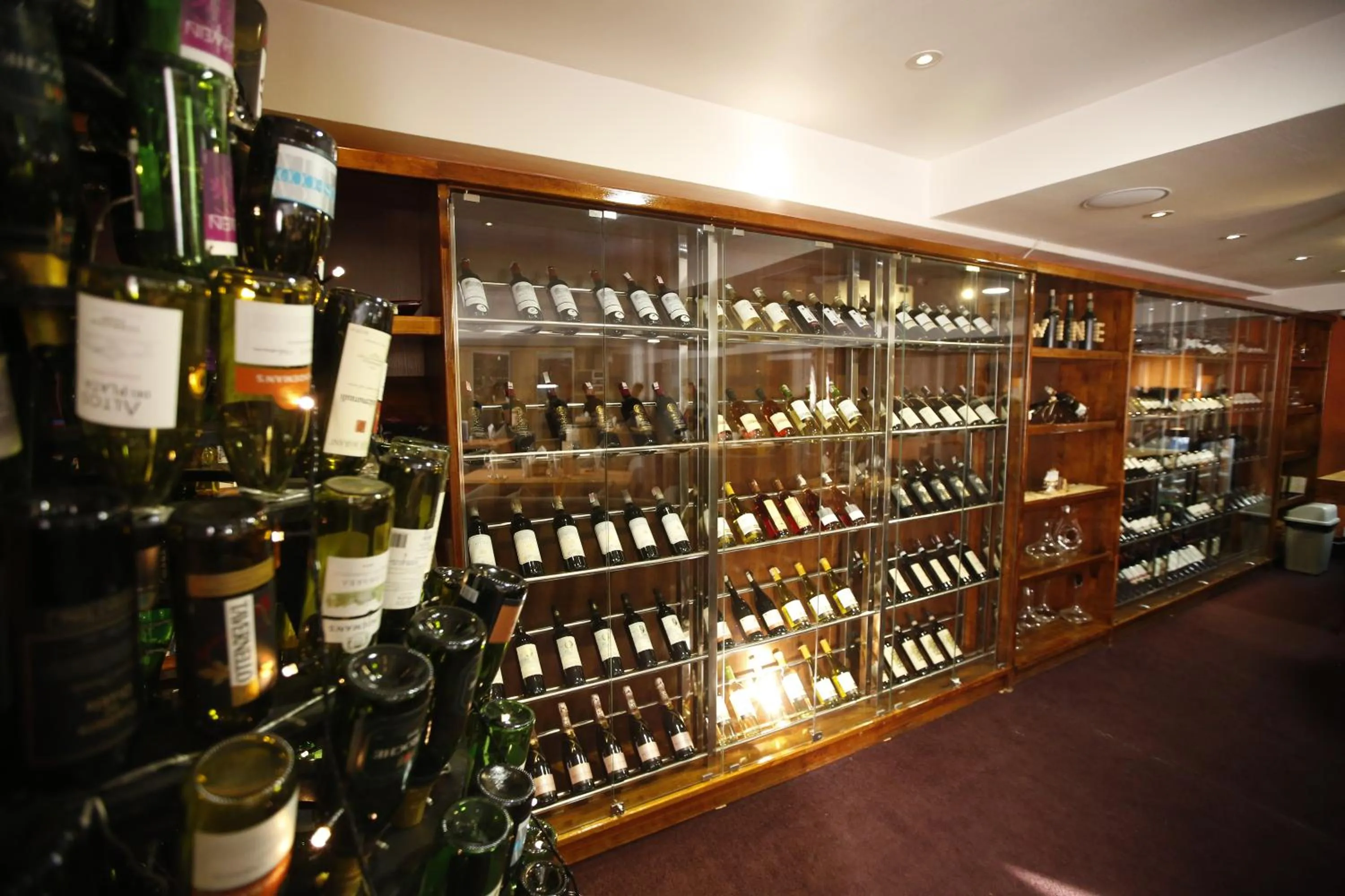 Restaurant/places to eat in The Corporate Hotel and Convention Centre