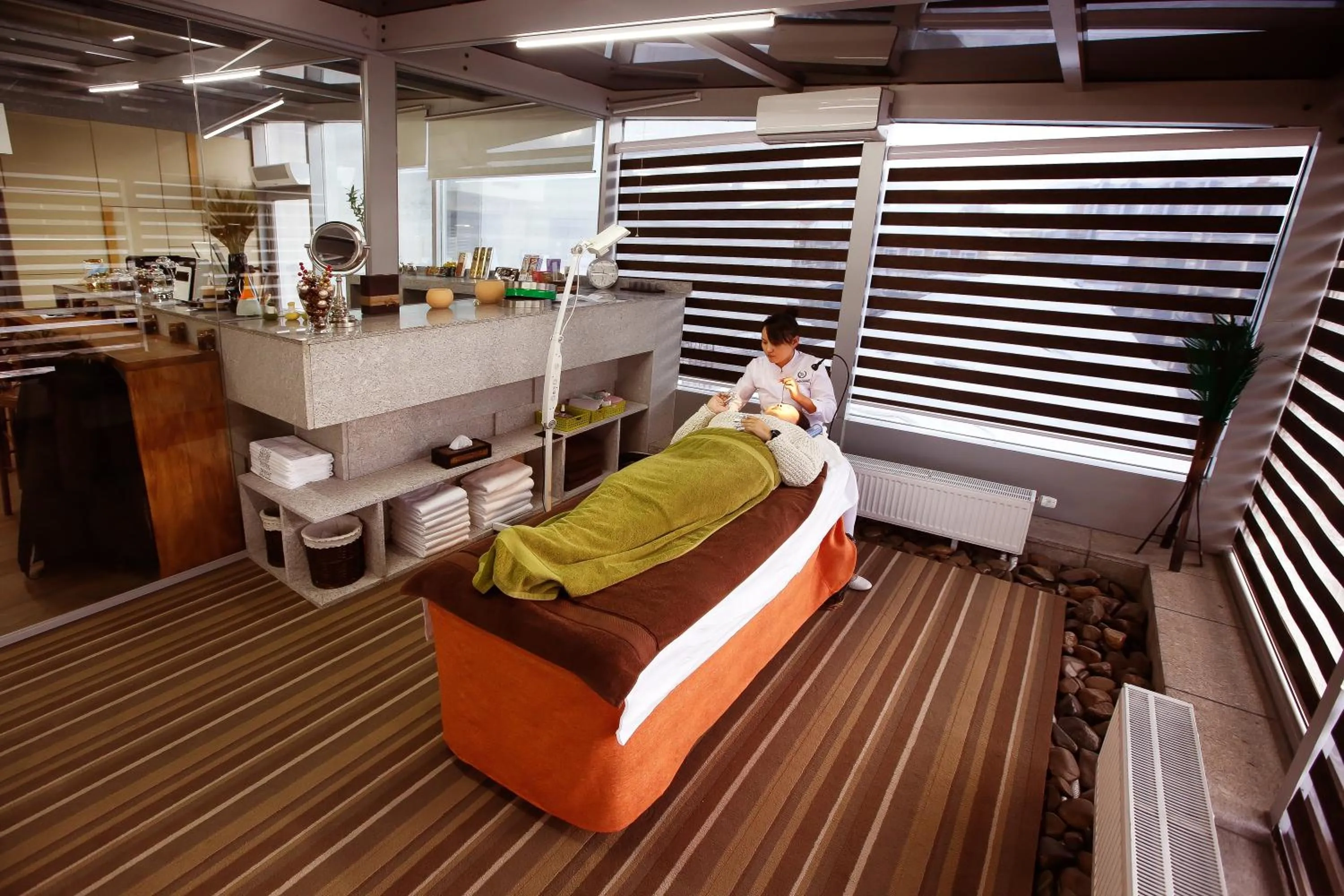 Massage in The Corporate Hotel and Convention Centre