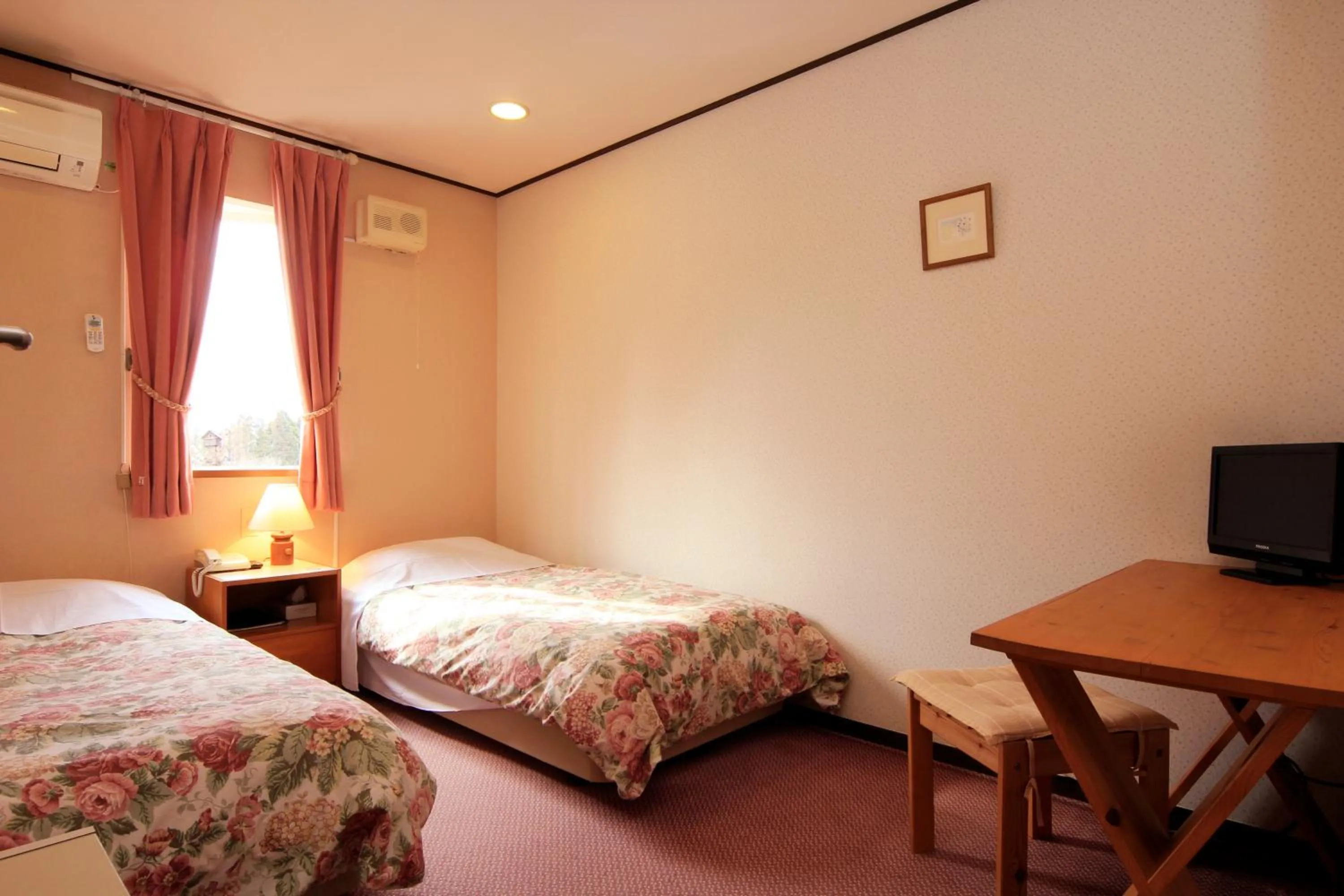 Photo of the whole room in Pension Margaret