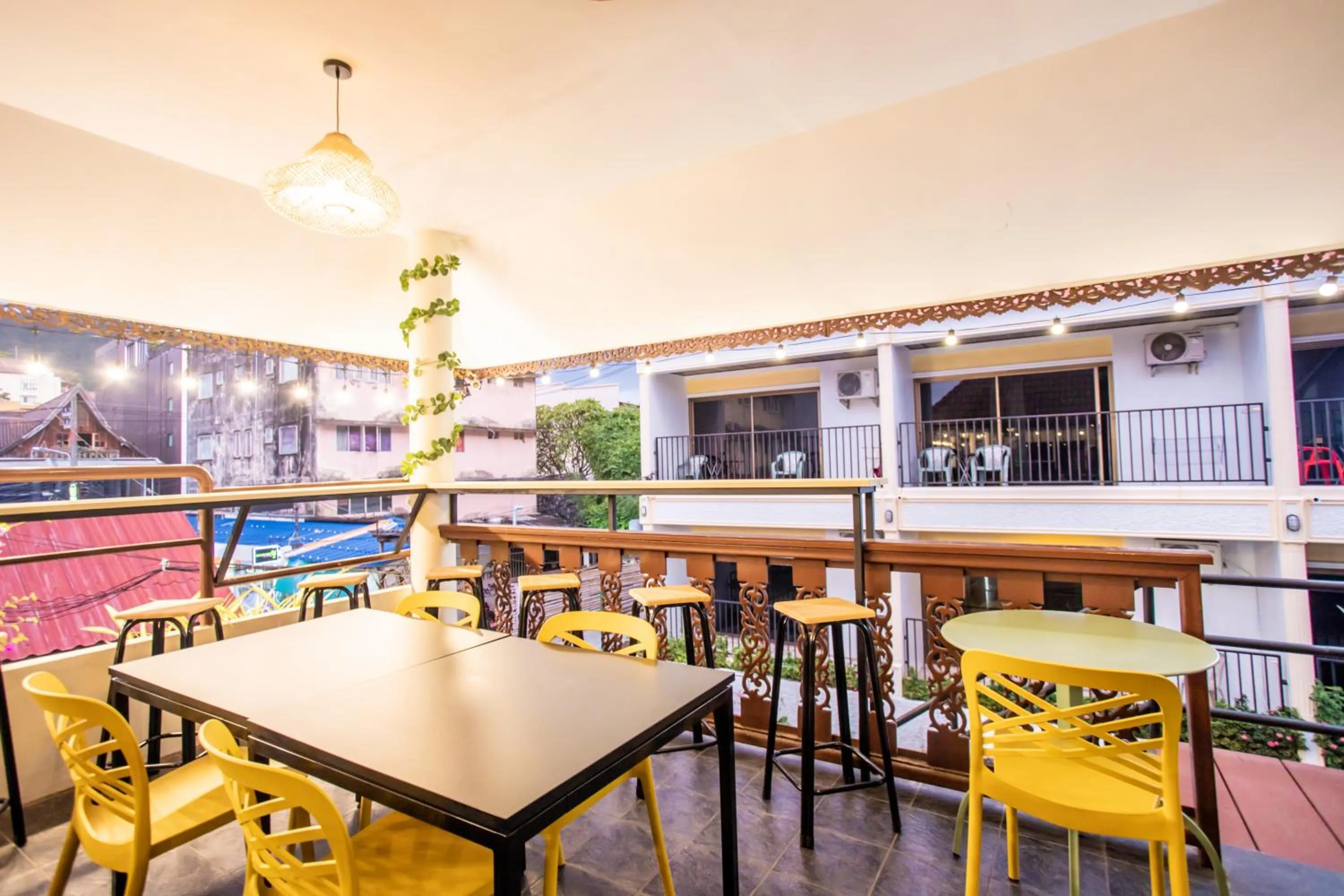 Restaurant/places to eat in Tri's Miracle Kata Beach Side