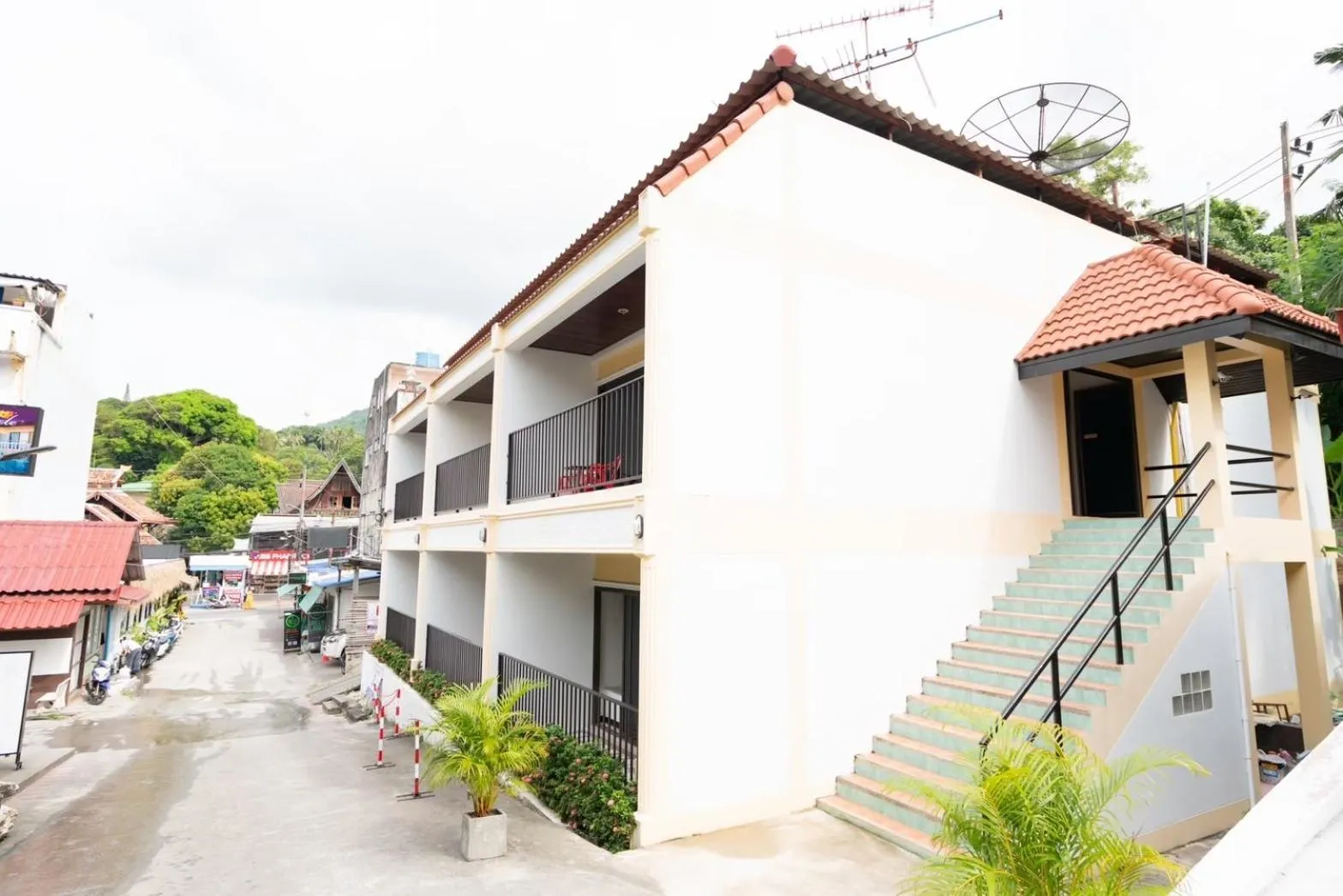 Tri's Miracle Kata Beach Side