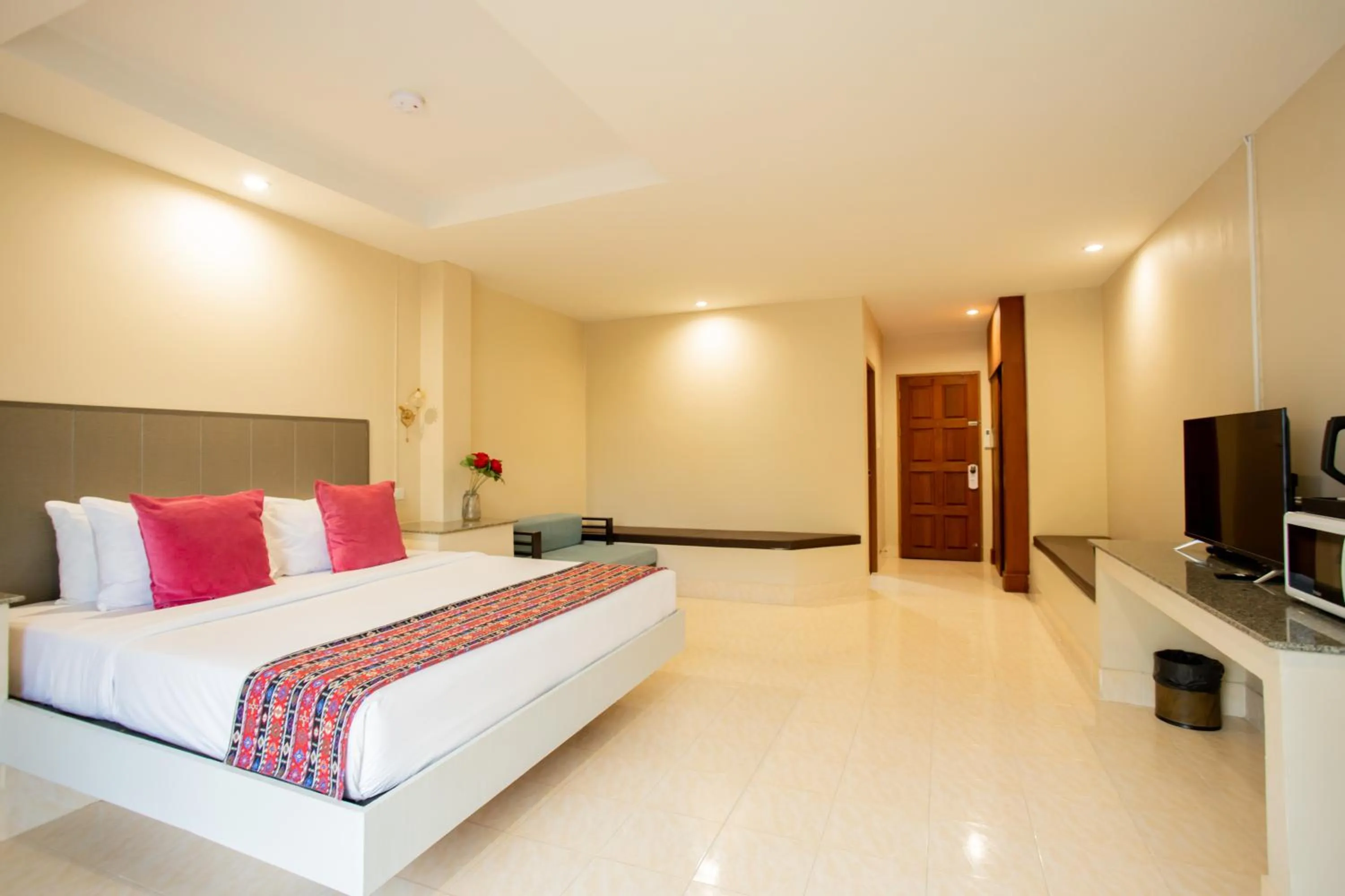 TV and multimedia, Bed in Tri's Miracle Kata Beach Side