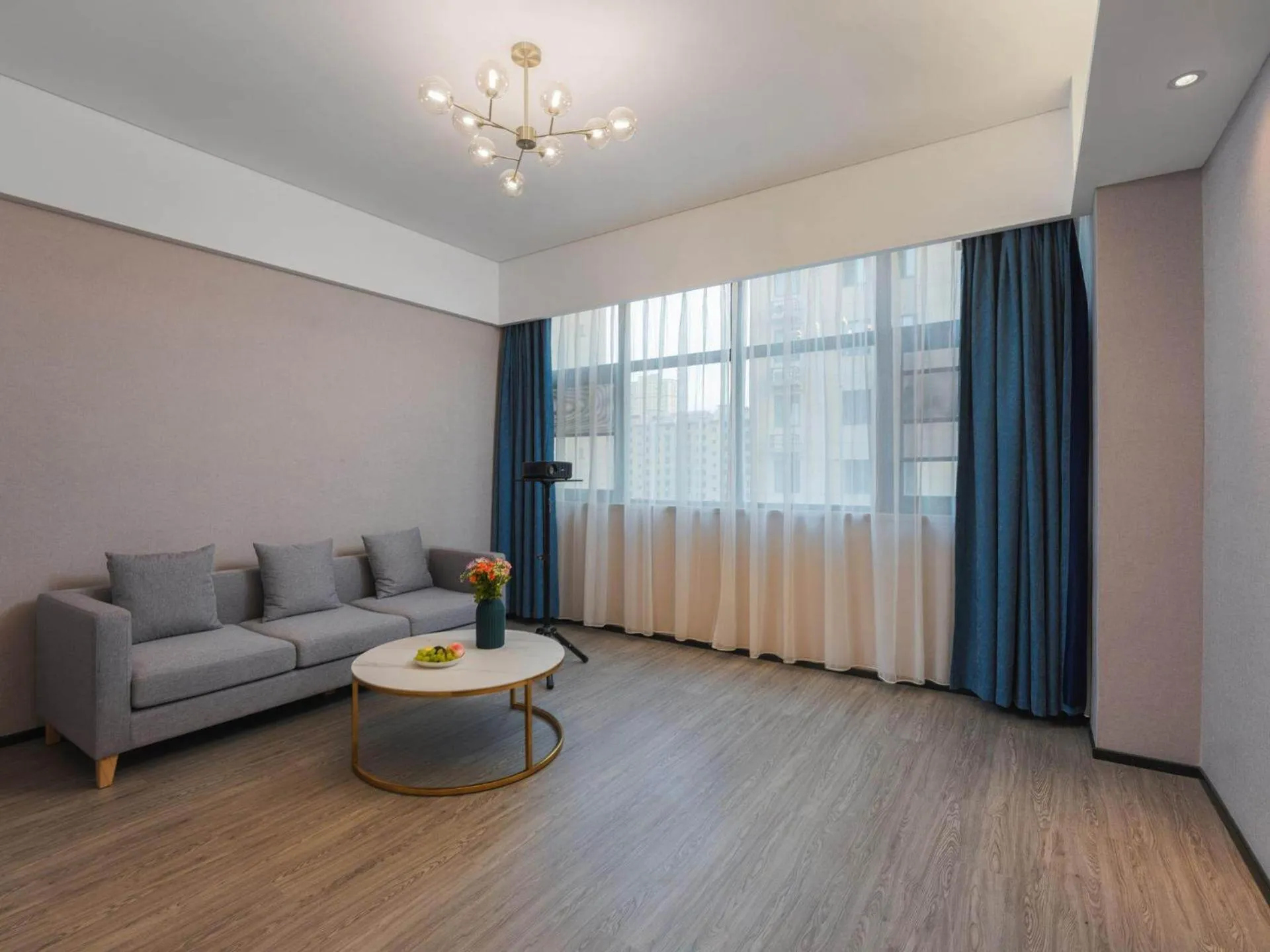 Kyriad Hotel Baoying Jinyuan Square High-speed Railway Station