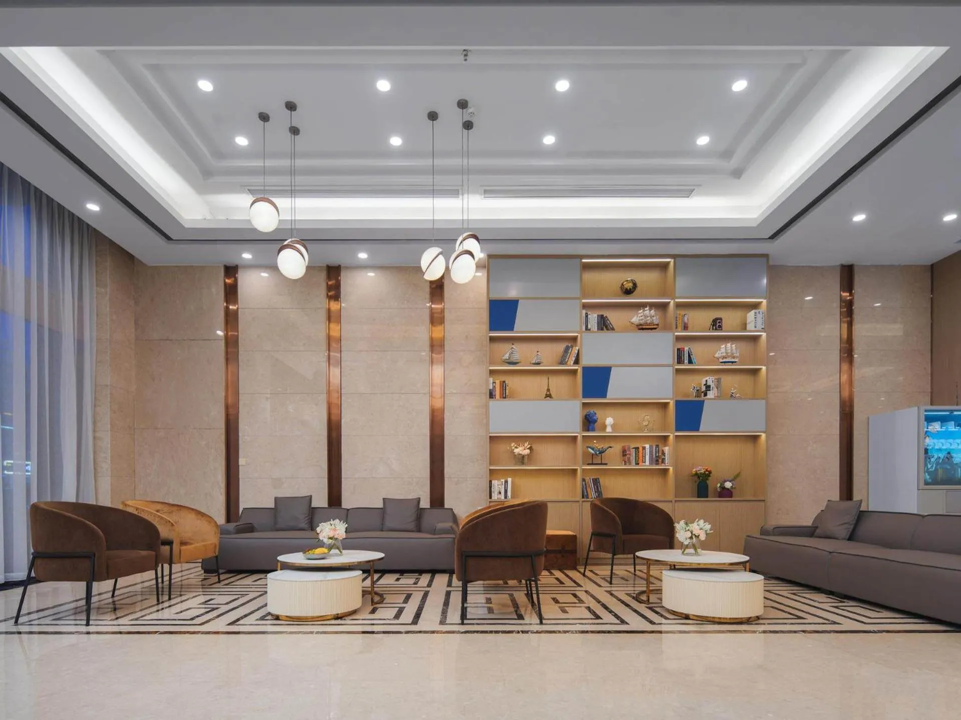 Kyriad Hotel Baoying Jinyuan Square High-speed Railway Station